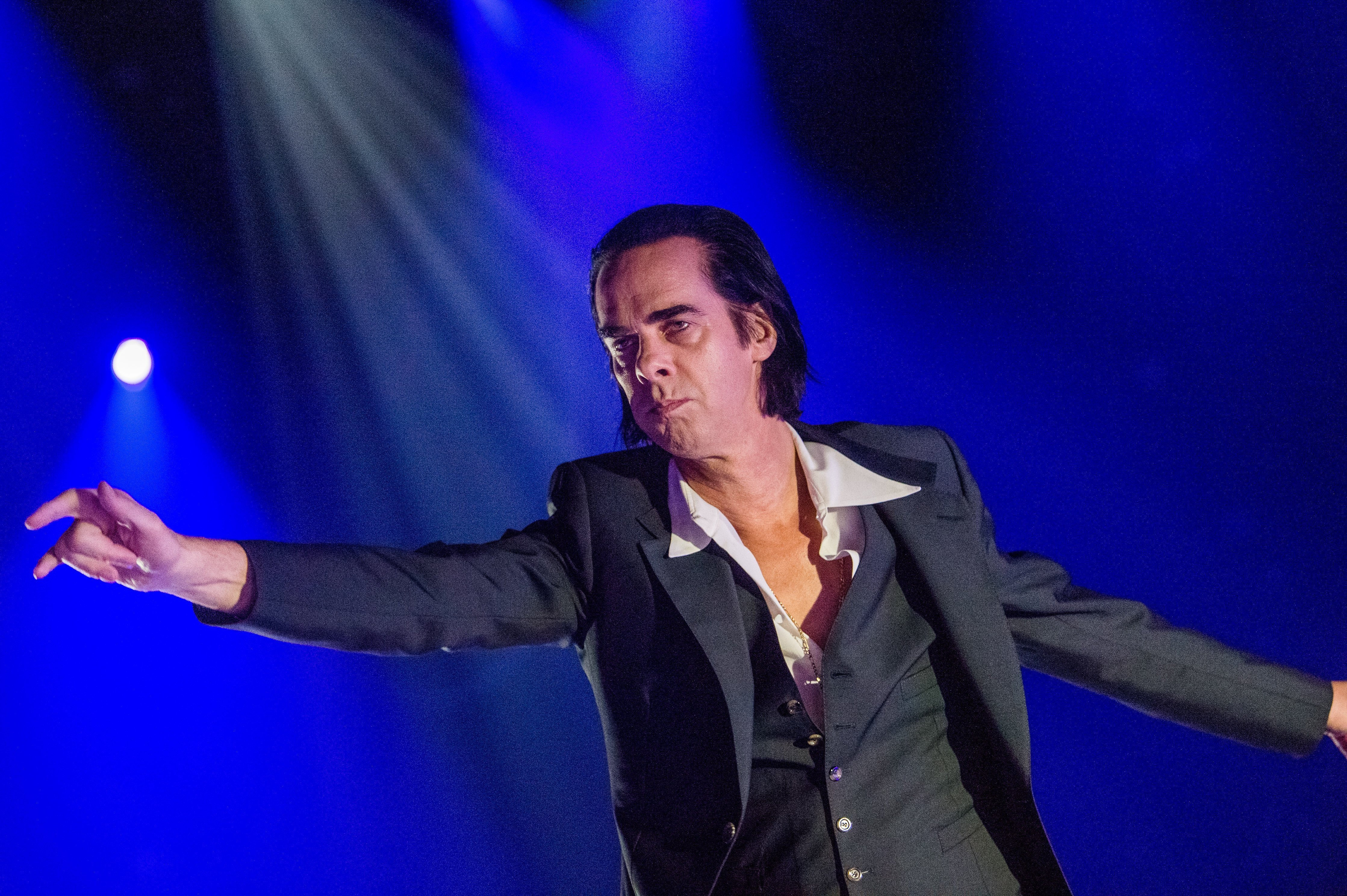 epa06828988 Australian singer Nick Cave performs with his alternative rock band, Nick Cave and The Bad Seeds at the Papp Laszlo Sports Arena in Budapest, Hungary, 21 June 2018.  EPA-EFE/Zoltan Balogh HUNGARY OUT