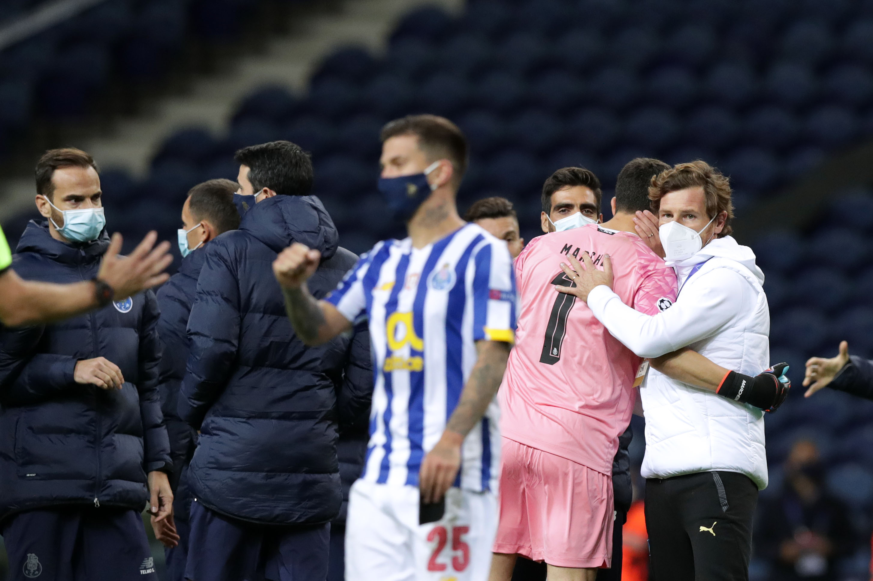 epa08797084 Olympique de Marseille headcoach, Andre Villas-Boas (R), and FC Porto goalkeeper Agustin Marchesin react after the UEFA Champions League soccer match held at Dragao stadium, Porto, Portugal, 03  November 2020.  EPA-EFE/ESTELA SILVA