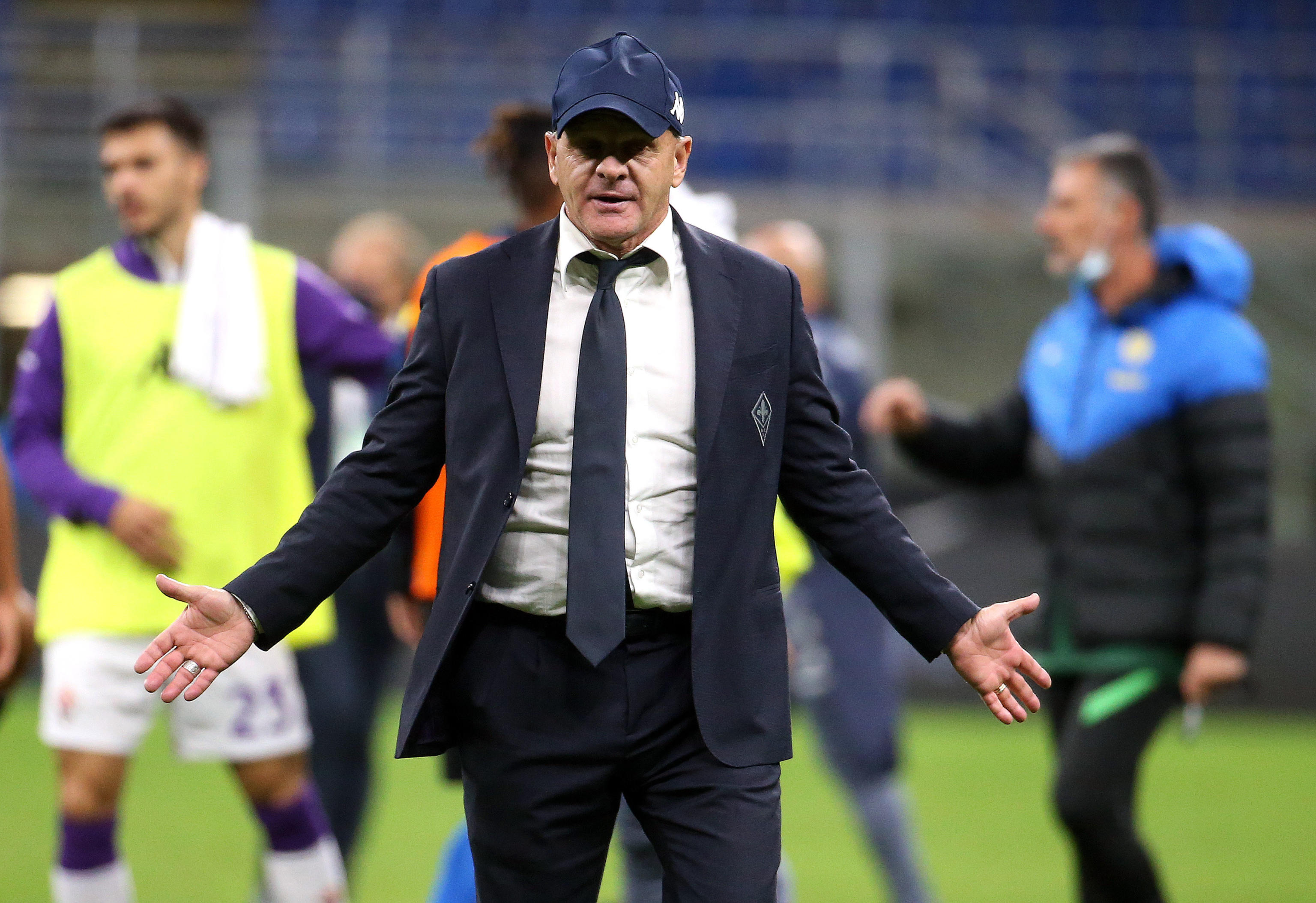 epa08700003 Fiorentina's coach Giuseppe Iachini reacts during the Italian Serie A soccer match between FC Inter and Fiorentina at Giuseppe Meazza stadium in Milan, Italy, 26 September 2020.  EPA-EFE/MATTEO BAZZI