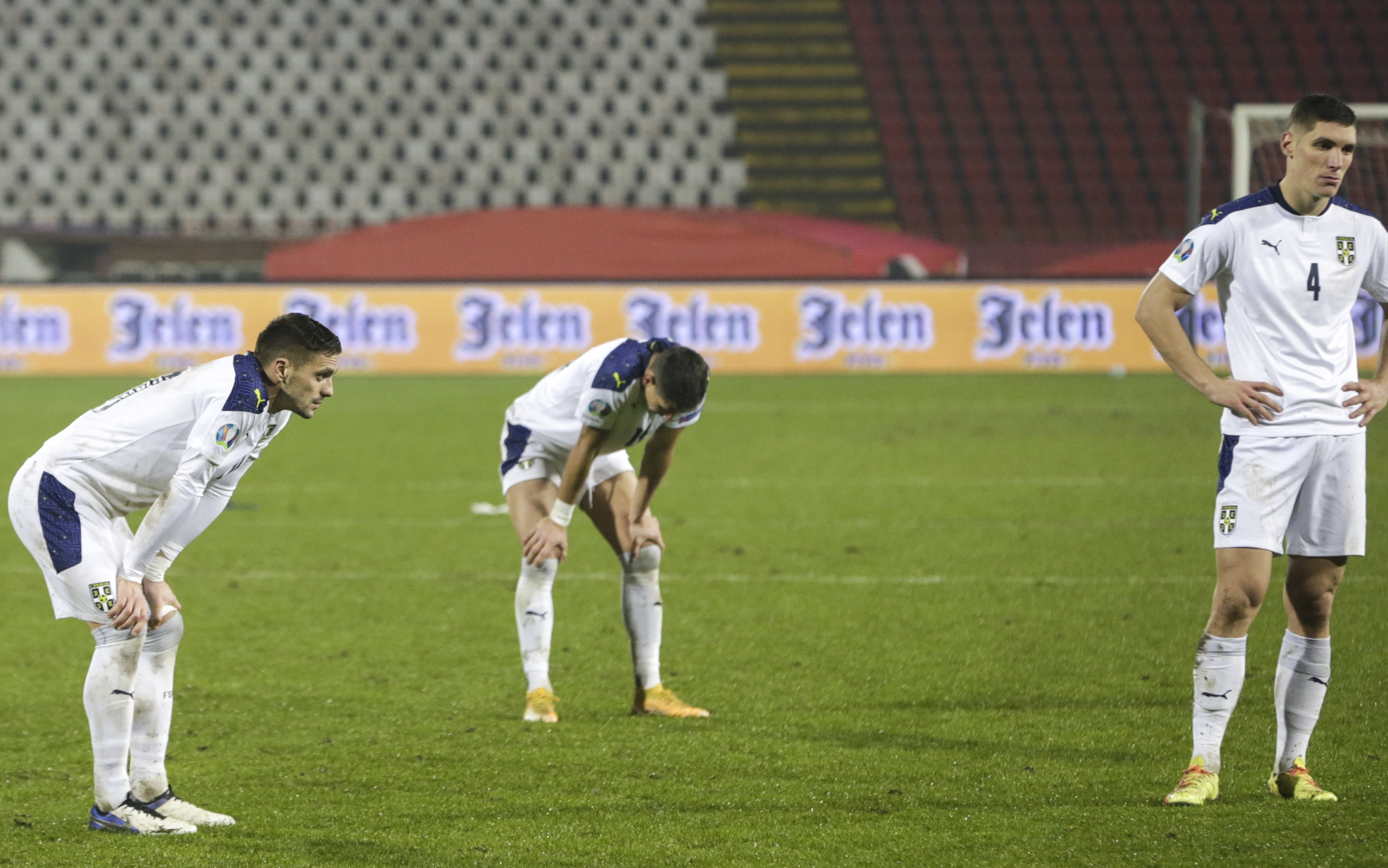 epa08816872 Serbia's players react after losing the UEFA EURO 2020 qualification playoff match between Serbia and Scotland in Belgrade, Serbia, 12 November 2020.  EPA-EFE/ANDREJ CUKIC