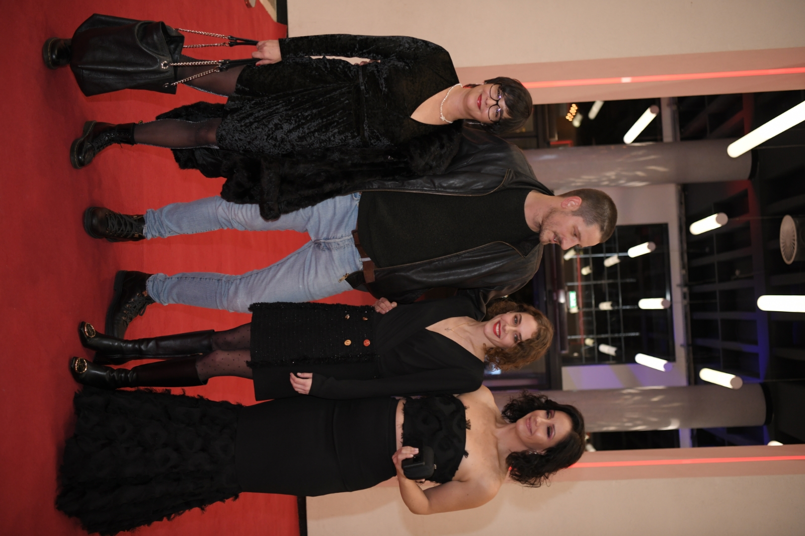 Beograd 12.11.2020. Katarina Žutić, Igor Benčina, Anja Pavicevic, Ana Franić. Premijera, film Ime naroda Foto: Dragan Mujan/Nova.rs