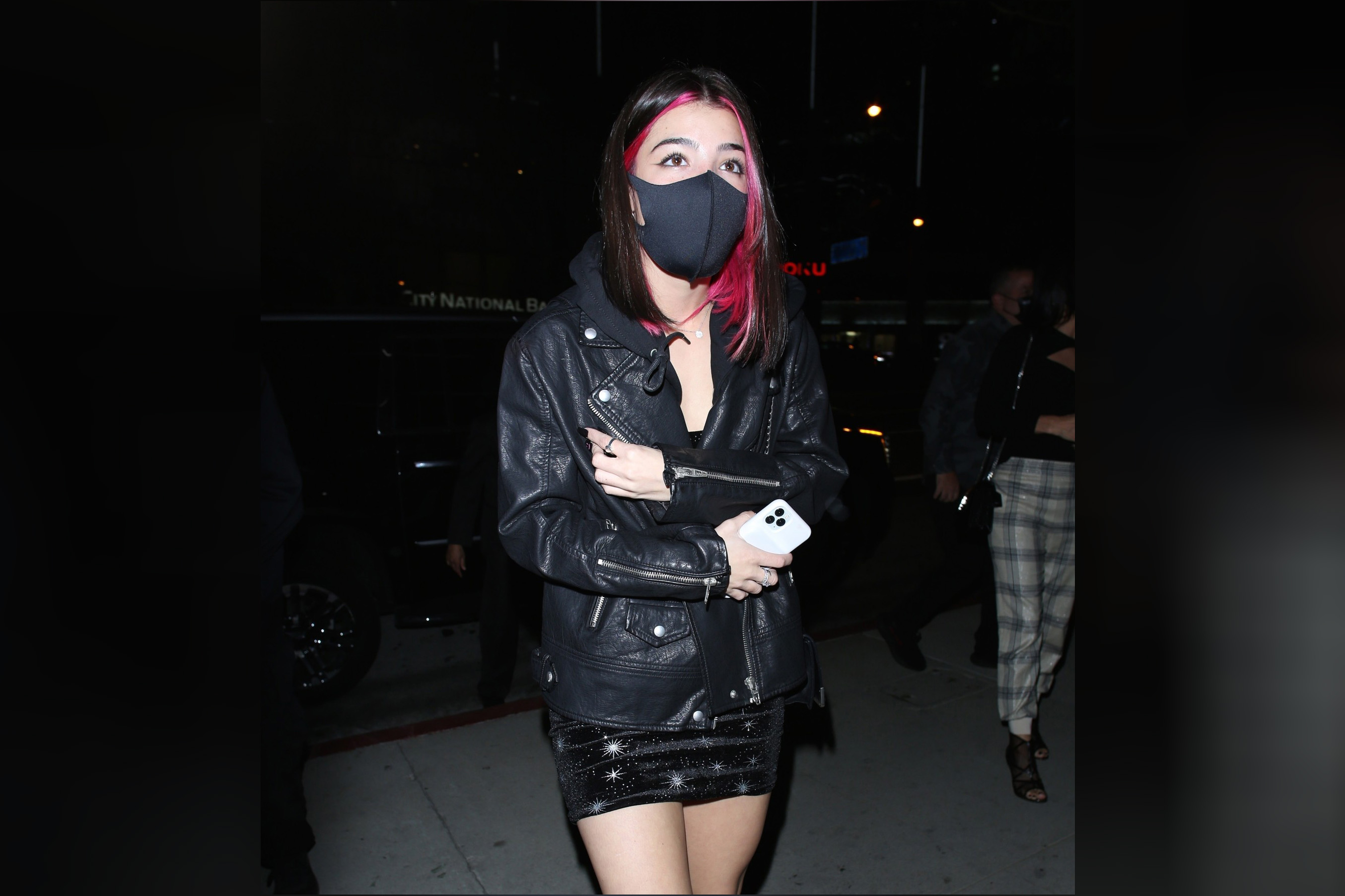 Charli D'Amelio grabs dinner at BOA Steakhouse