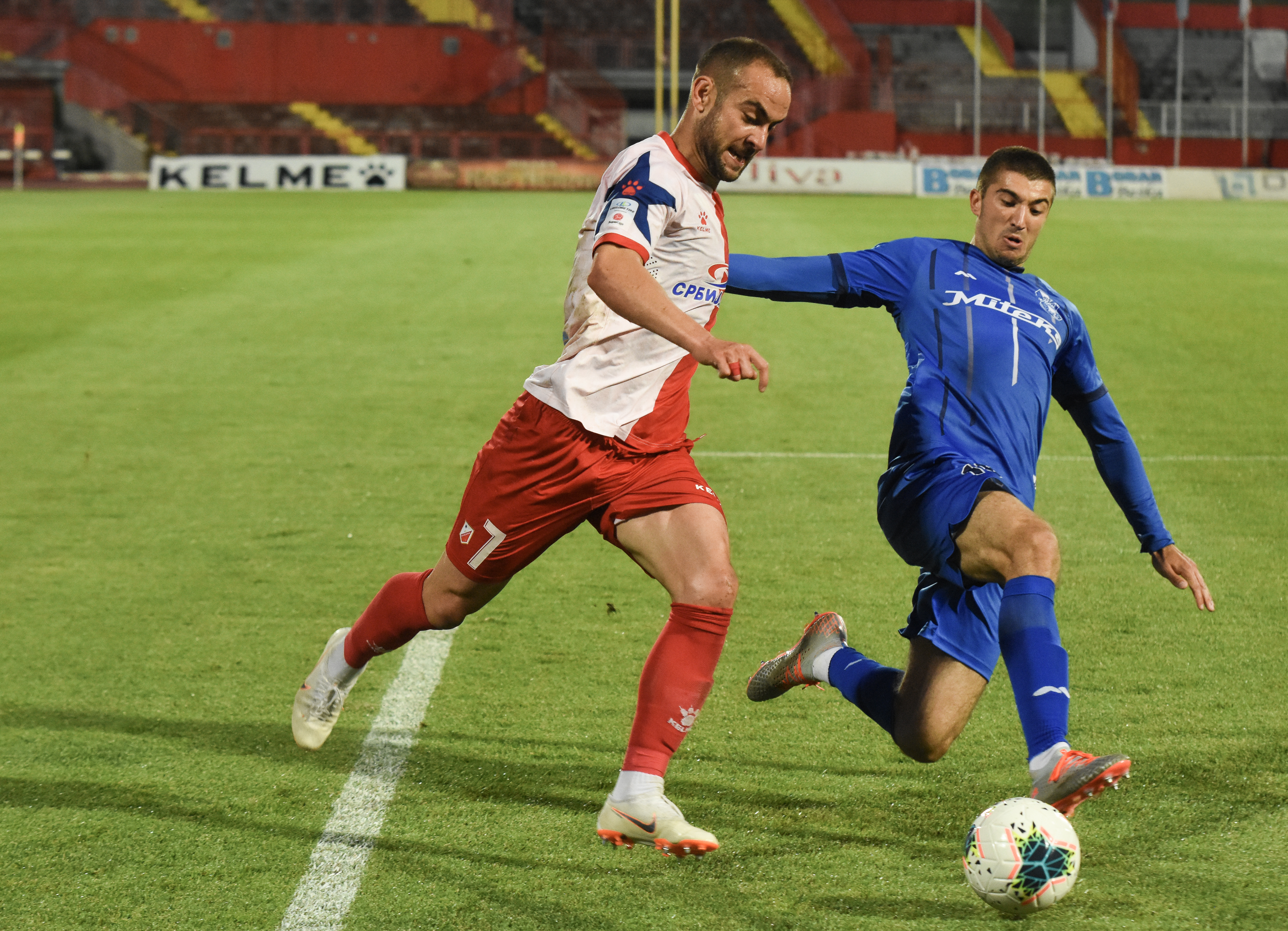 Fudbalska utakmica cetvrtfinala kupa Srbije u fudbalu izmedju Vojvodine i Mladosti iz Lucana
Nemanja Covic(L) i Petar Jovanovic(R)
Stadion:Karadjordje
Novi Sad 03.06.2020
Foto: Nenad Mihajlovic