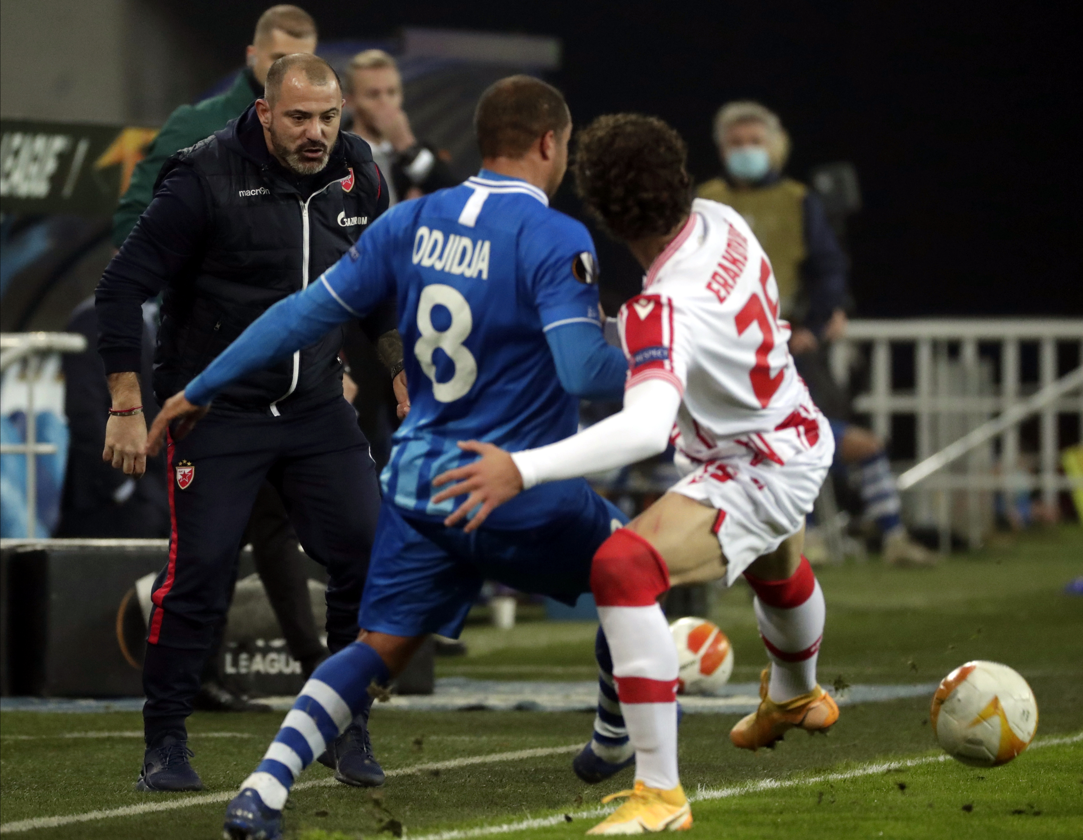 epa08844654 Red Star head coach Dejan Stankovic (L) reacts  during the UEFA Europa League Group L match between KAA Gent and Red Star Belgrade in Gent, Belgium, 26 November 2020.  EPA-EFE/STEPHANIE LECOCQ