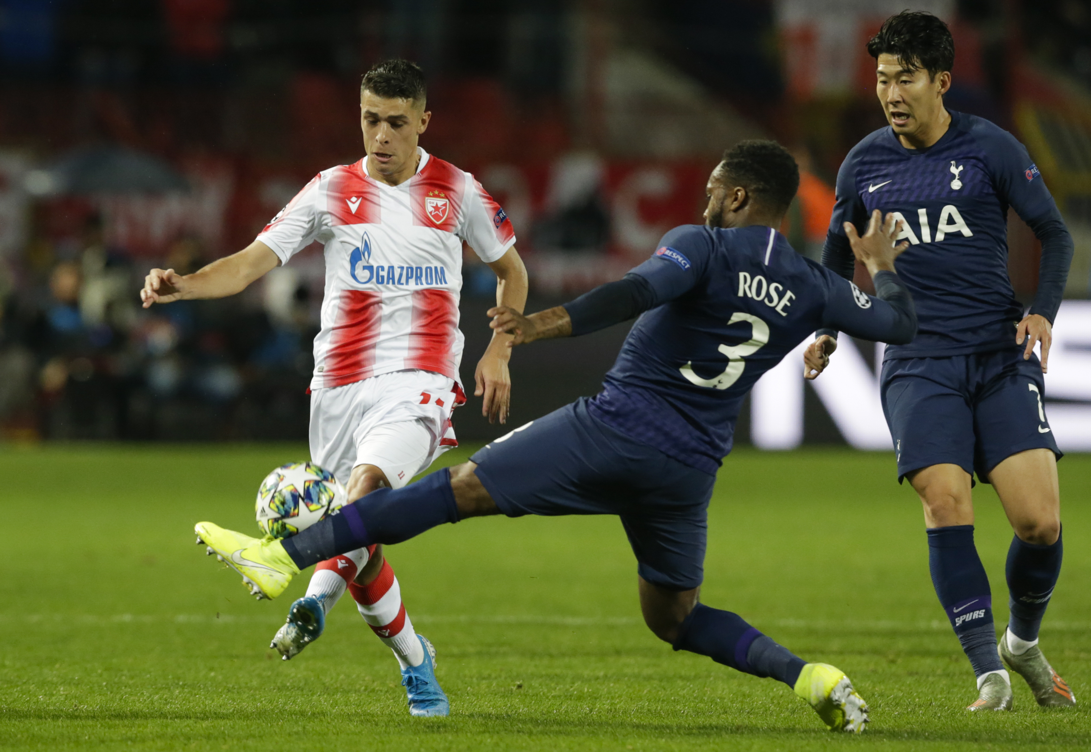 epa07977163 Red Star's Mateo Garcia (L) in action against Tottenham Hotspur's Danny Rose (C) during the UEFA Champions League group B soccer match between Red Star Belgrade and Tottenham Hotspur in Belgrade, Serbia, 06 November 2019.  EPA-EFE/ANDREJ CUKIC