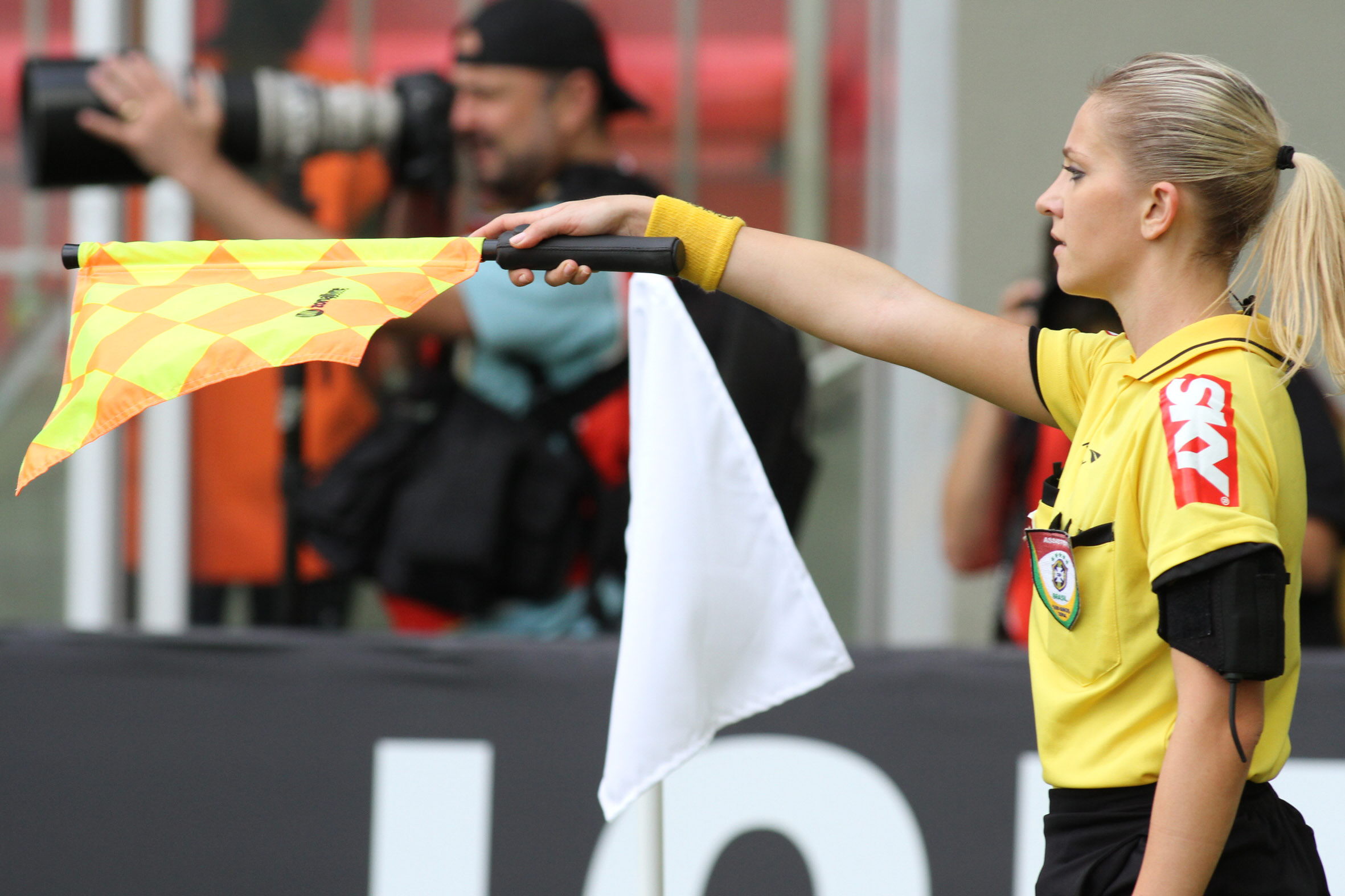 Brazilian assistant referee Fernanda Colombo Uliana