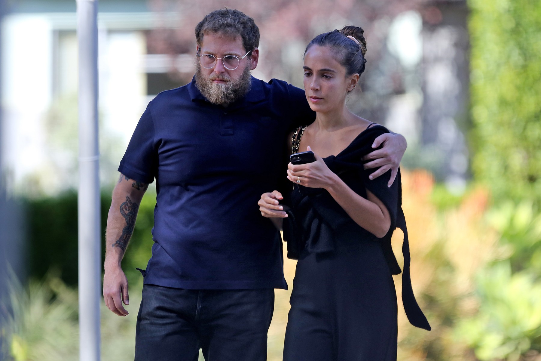 Džona Hil, Đana Santos, EXCLUSIVE: Jonah Hill and Gianna get close while walking in LA.
