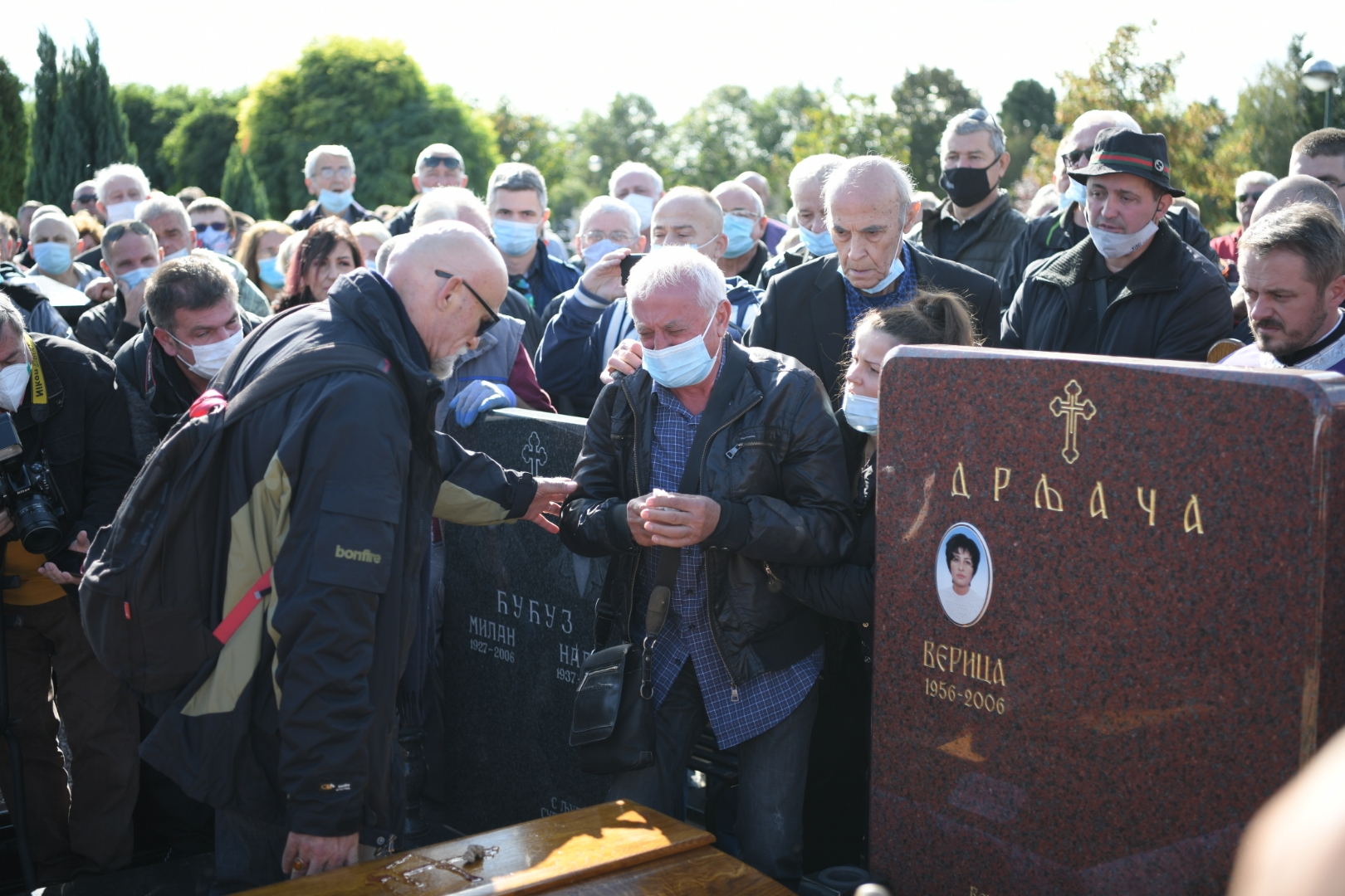 Beograd 14.10.2020. Novo Bežanijsko groblje, Sahrana Bore Drljace, Bora Drljača, Era Ojdanić Foto: Dragan Mujan/Nova.rs