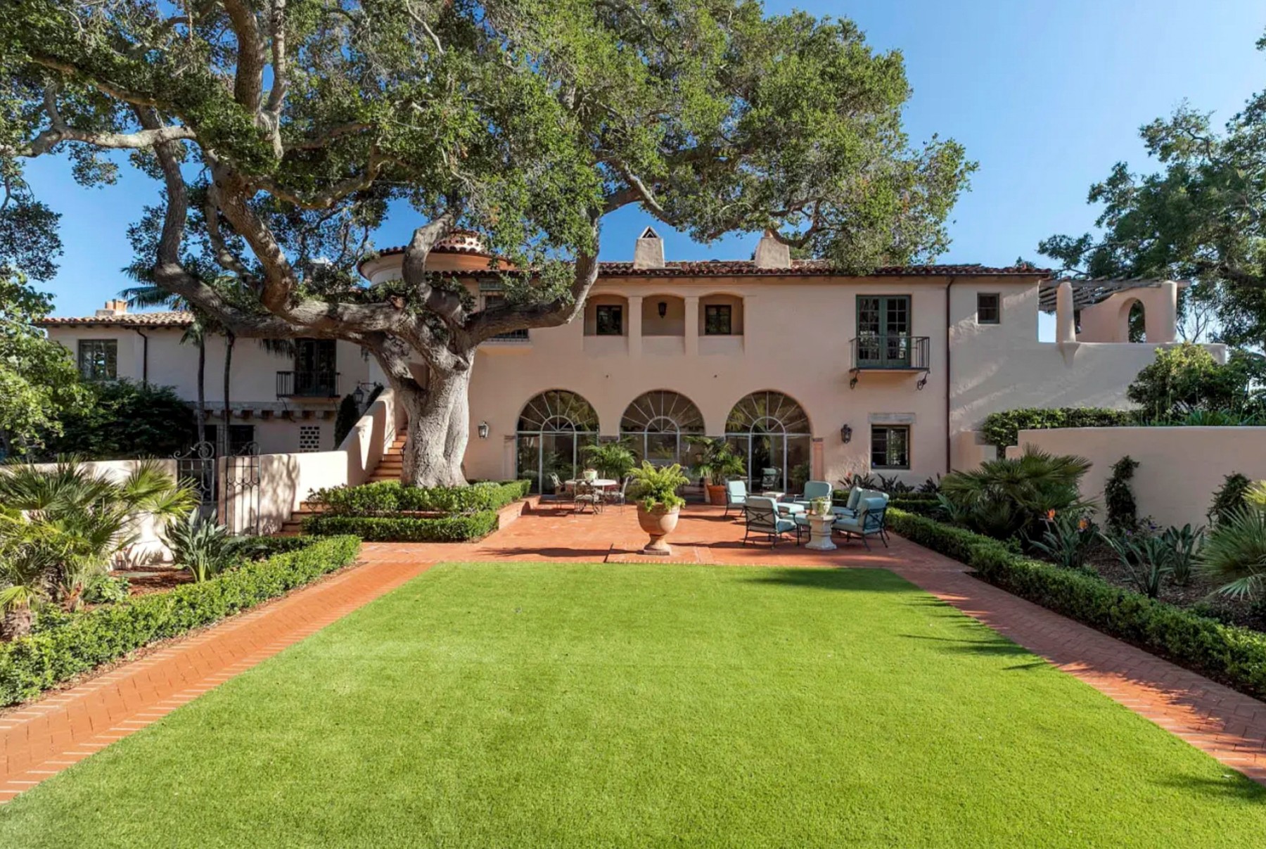 Katy Perry and Orlando Bloom bought a $14.5 million Compound in Montecito