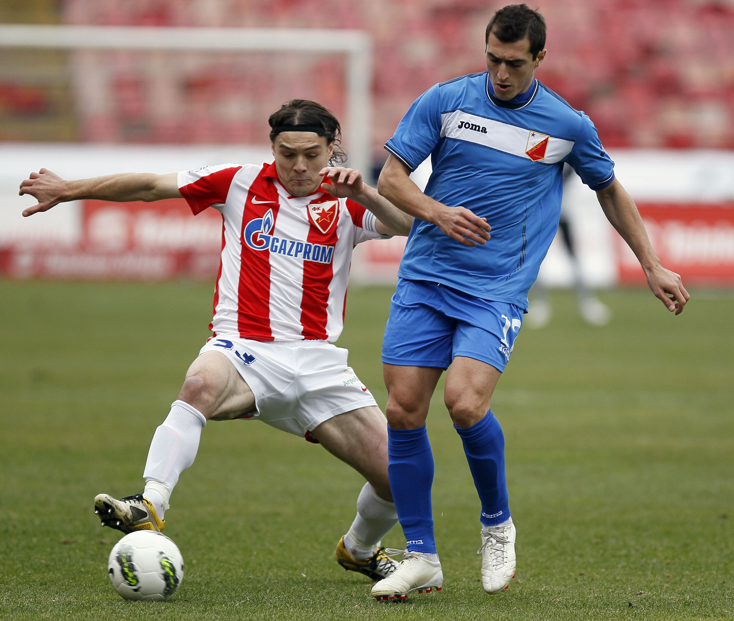 Fudbal, Jelen super liga, sezona 2011/12.Crvena Zvezda VS. Vojvodina.Giorgi Merebashvili and Nenad Kovacevic, left.Belgrade, 10.12.2011..foto: Srdjan Stevanovic/Starsportphoto ©t