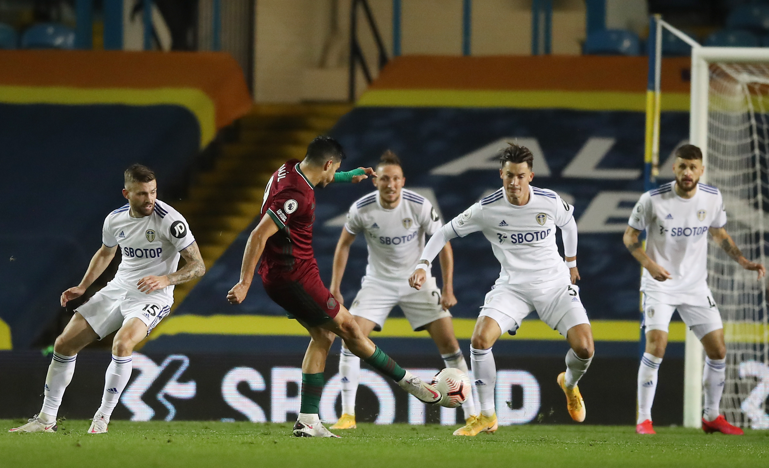 Lids Vulverhempton Raul Himenez