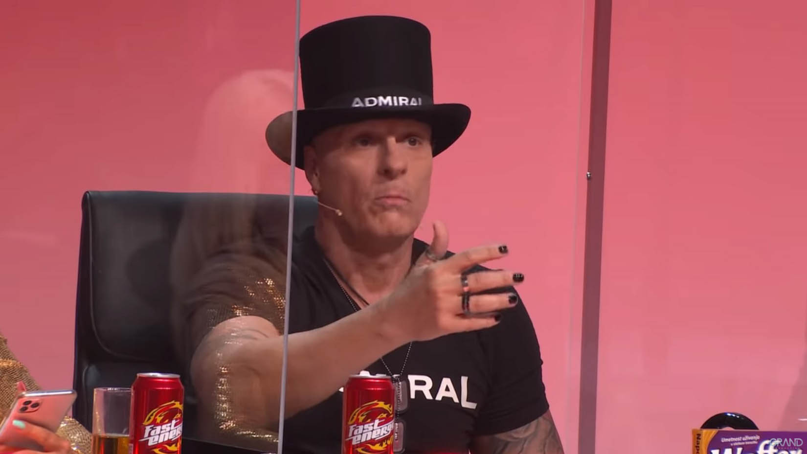 dordje david i nalakirani nokti