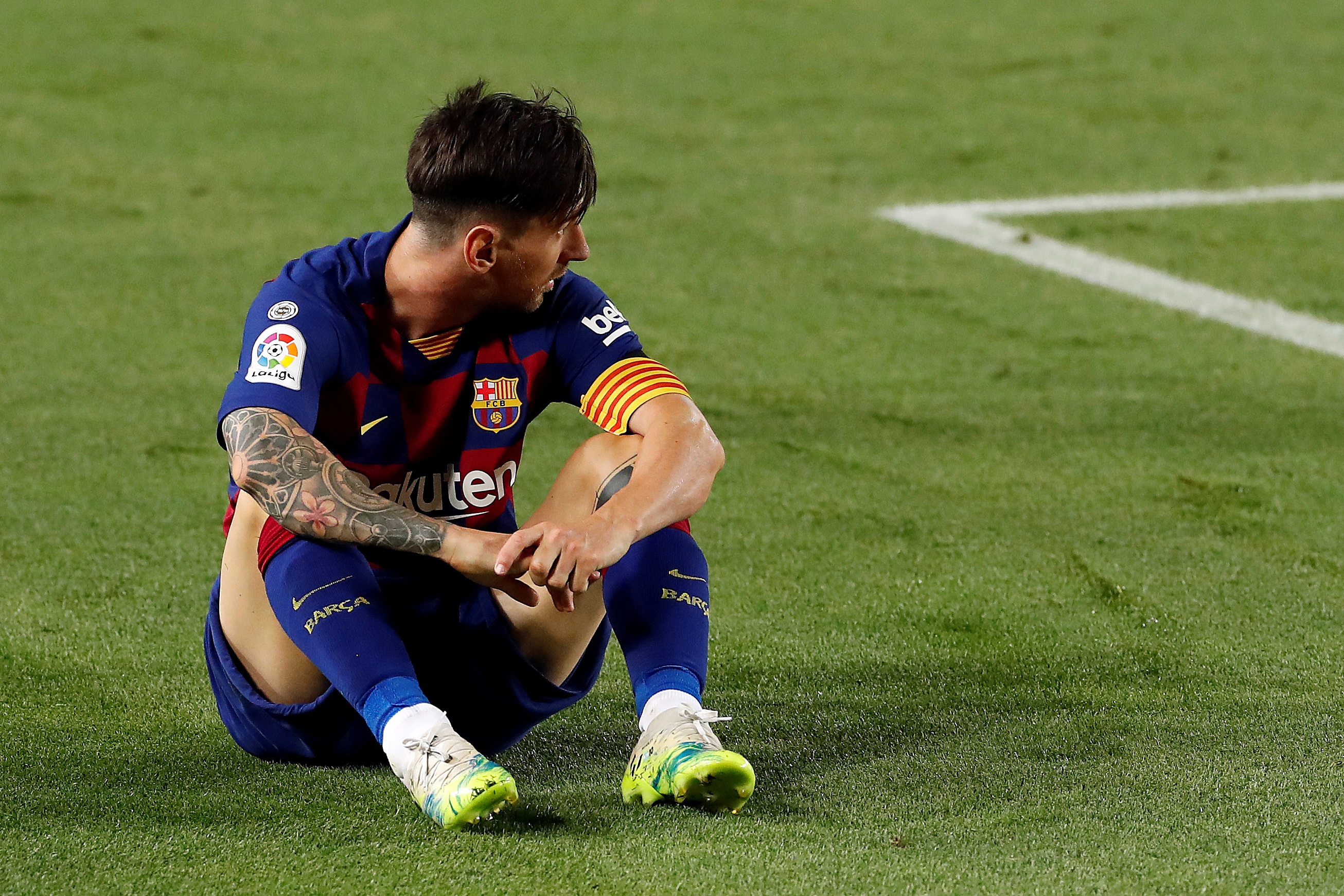 epa08535564 FC Barcelona's Leo Messi during the Spanish LaLiga soccer match between FC Barcelona and RCD Espanyol at Camp Nou stadium in Barcelona, north-eastern Spain, 08 July 2020.  EPA-EFE/ALBERTO ESTEVEZ