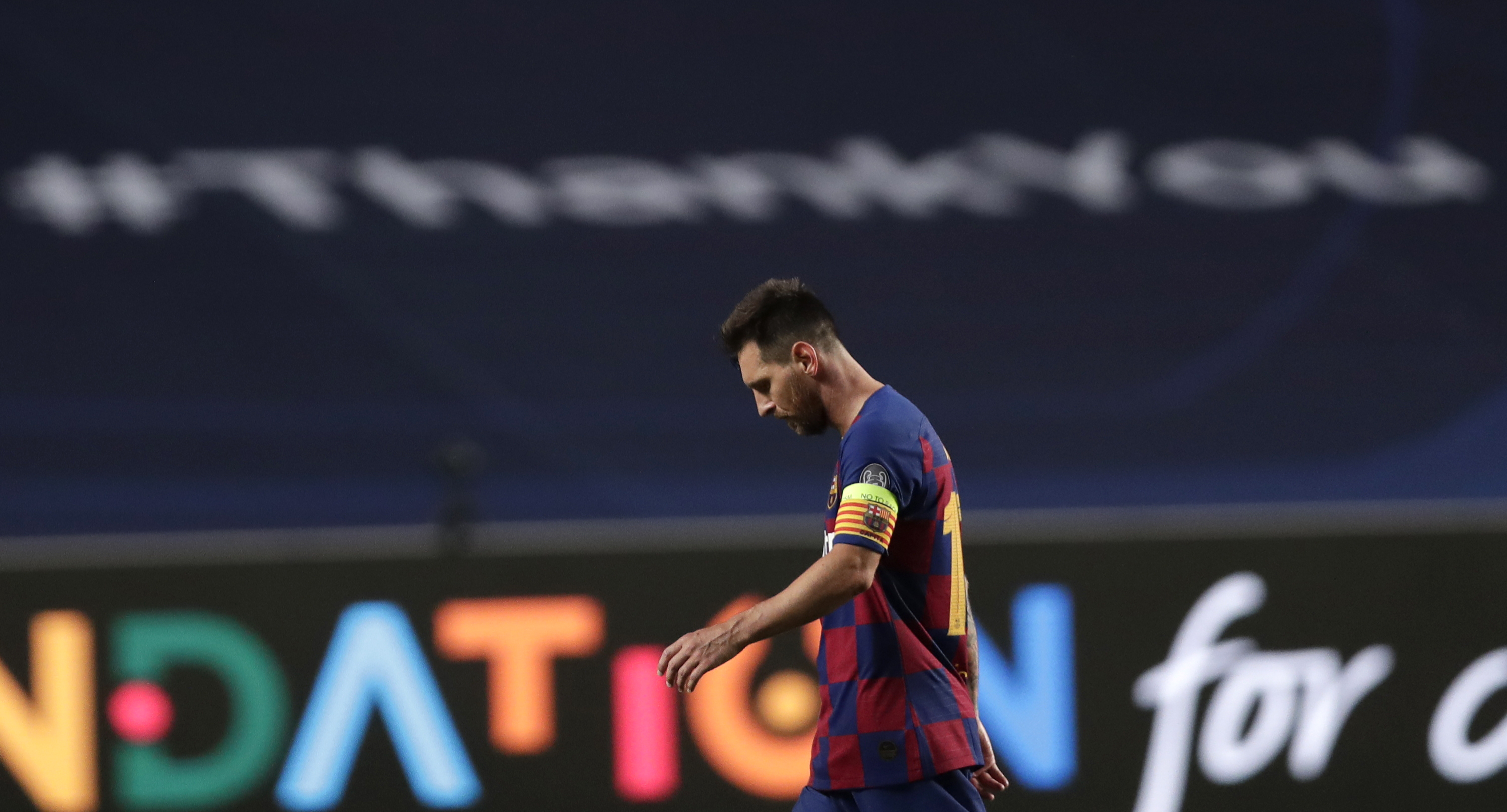 epa08604242 Lionel Messi of Barcelona reacts during the UEFA Champions League quarter final match between Barcelona and Bayern Munich in Lisbon, Portugal, 14 August 2020.  EPA-EFE/Manu Fernandez / POOL
