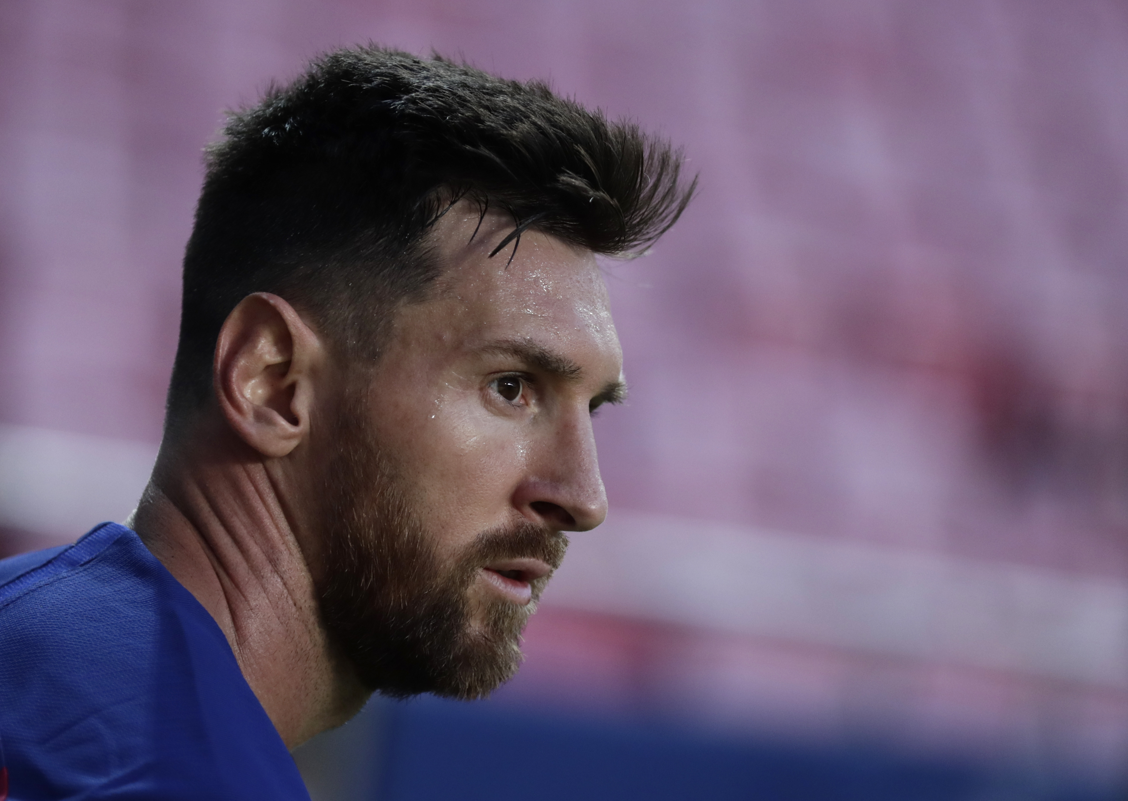 epa08604221 Lionel Messi of Barcelona reacts during the UEFA Champions League quarter final match between Barcelona and Bayern Munich in Lisbon, Portugal, 14 August 2020.  EPA-EFE/Manu Fernandez / POOL
