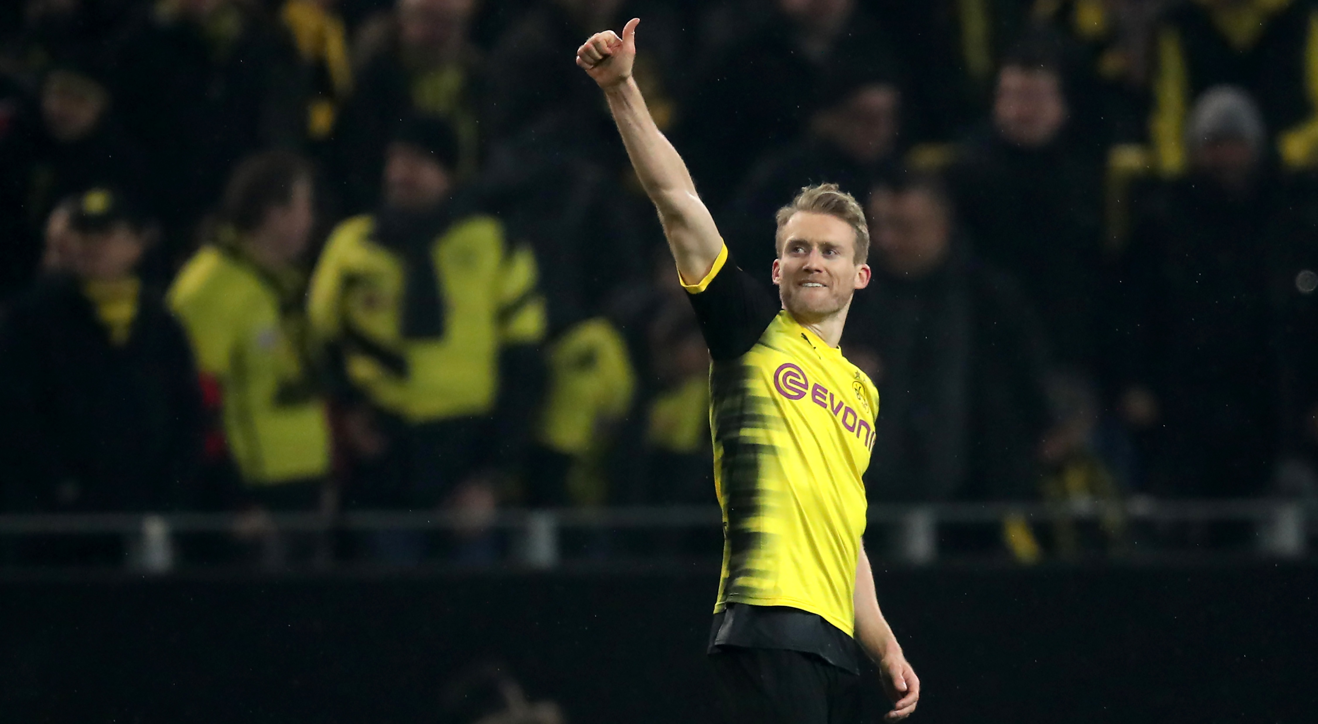 epa06529374 Dortmund's Andre Schuerrle celebrates scoring the first goal during UEFA Europa League round of 32, first leg soccer match between Borussia Dortmund and Atalanta Bergamo, in Dortmund, Germany, 15 February 2018.  EPA-EFE/FRIEDEMANN VOGEL