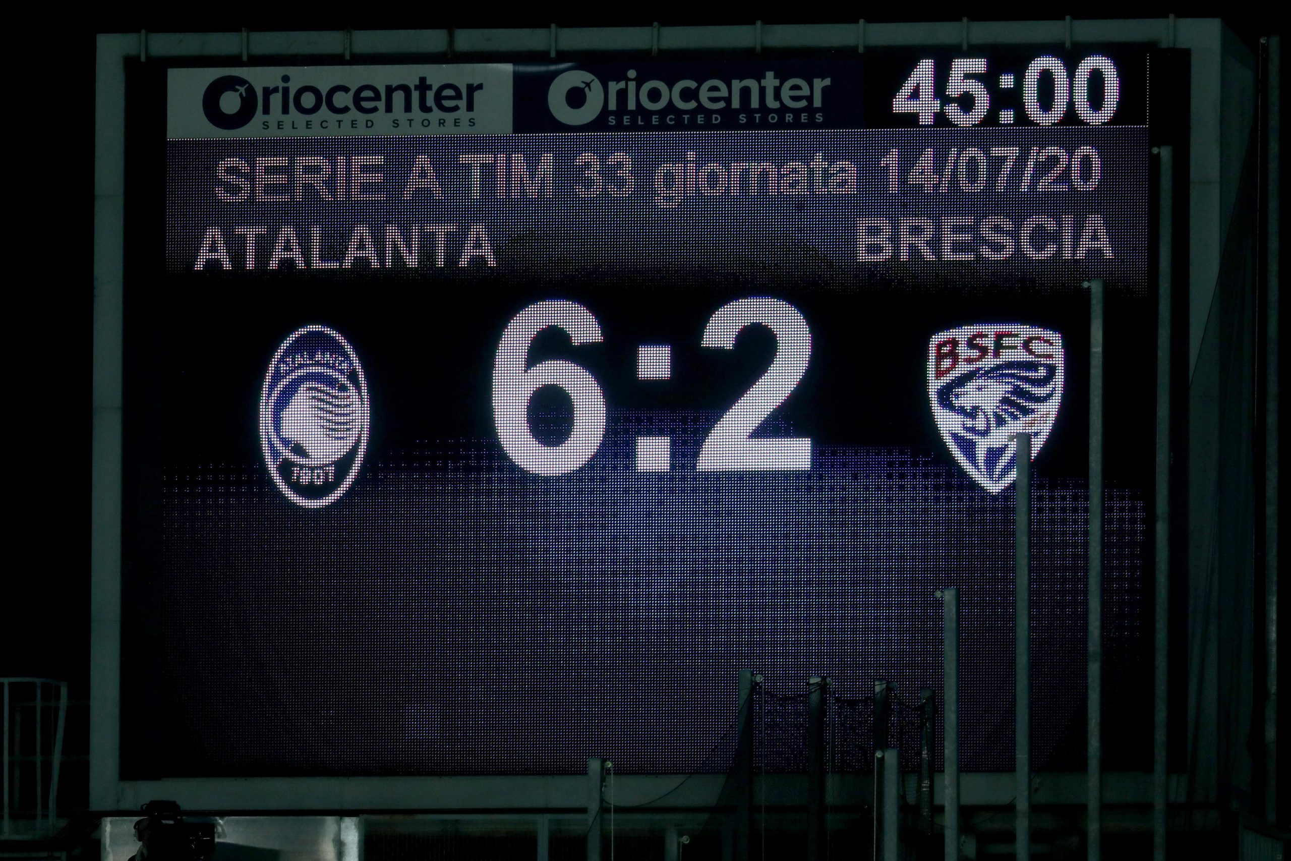 epa08546473 Megascreen scored 6-2 after the Italian Serie A soccer match Atalanta BC vs Brescia at the Gewiss Stadium in Bergamo, Italy, 14 July 2020.  EPA-EFE/PAOLO MAGNI