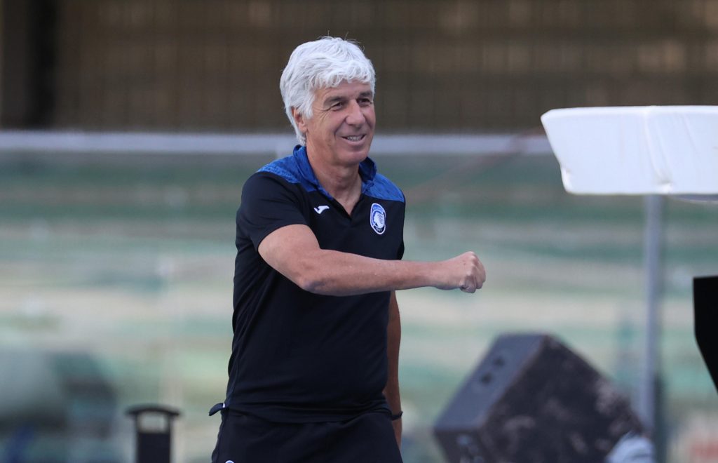 epa08553681 Atalanta's head coach Gian Piero Gasperini reacts during the Italian Serie A soccer match between Hellas Verona FC and Atalanta BC at the Marcantonio Bentegodi stadium in Verona, Italy, 18 July 2020.  EPA-EFE/EMANUELE PENNACCHIO
