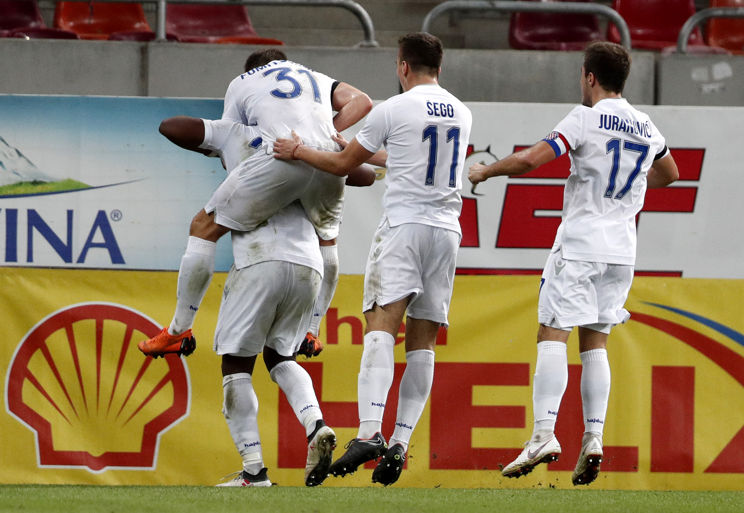 epa06953470 Hajduk Split's players celebrate a goal during the UEFA Europa League, third qualifying round, second leg soccer match between FC Steaua Bucharest and Hajduk Split, in Bucharest, Romania, 16 August 2018.  EPA-EFE/ROBERT GHEMENT