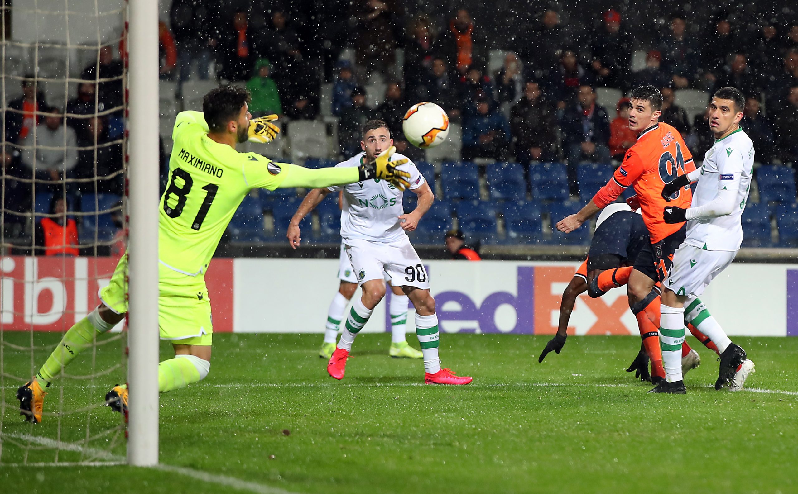 Foto: EPA-EFE/TOLGA BOZOGLU