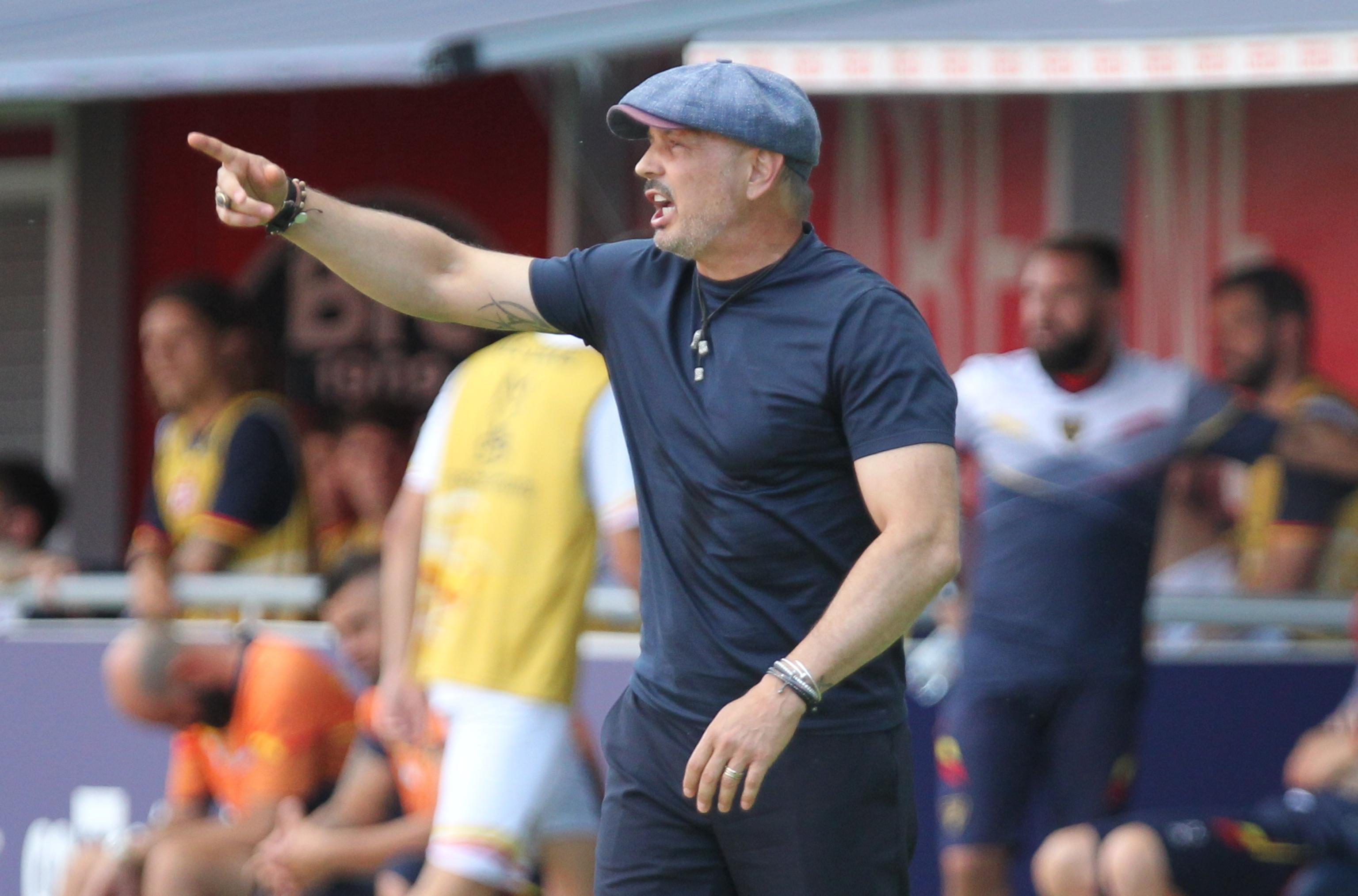 epa08567465 Bologna's head coach Sinisa Mihajlovic gestures during the Italian Serie A soccer match Bologna FC vs US Lecce at the Renato Dall'Ara stadium in Bologna, Italy, 26 July 2020.  EPA-EFE/GIORGIO BENVENUTI