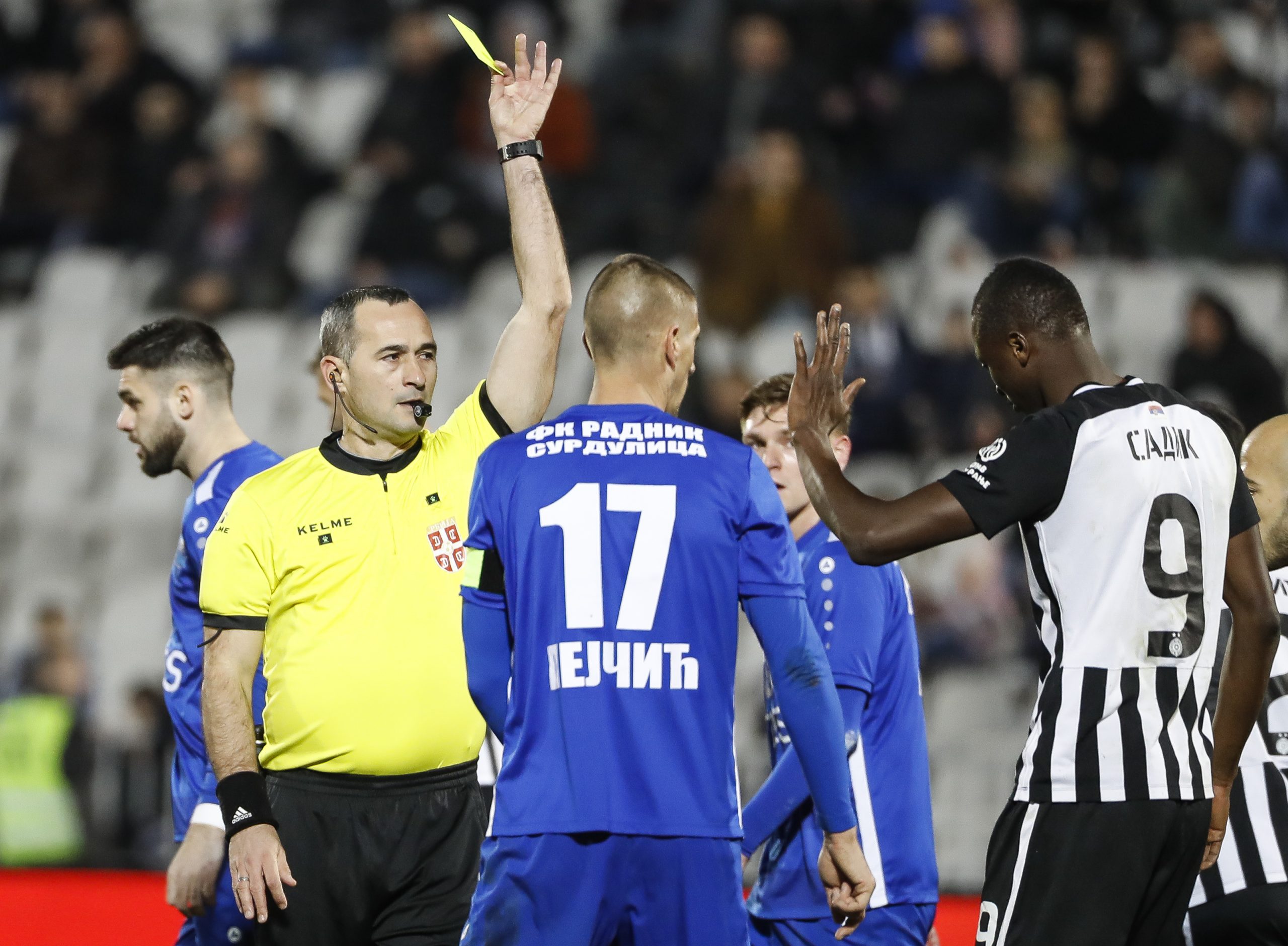 Fudbal Super League Season 2019-2020
Partizan v Radnik (Surdulica)
referee sudija Bojan Nikolic show yellow card to Umar Sadiq (R)
Beograd, 16.02.2020.
foto: Srdjan Stevanovic/Starsportphoto ©