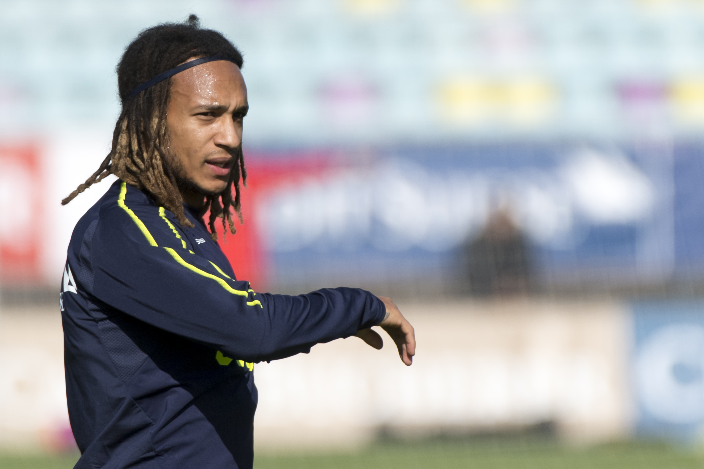 Wolfsburg's Kevin Mbabu tested positiv for the Coronavirus
