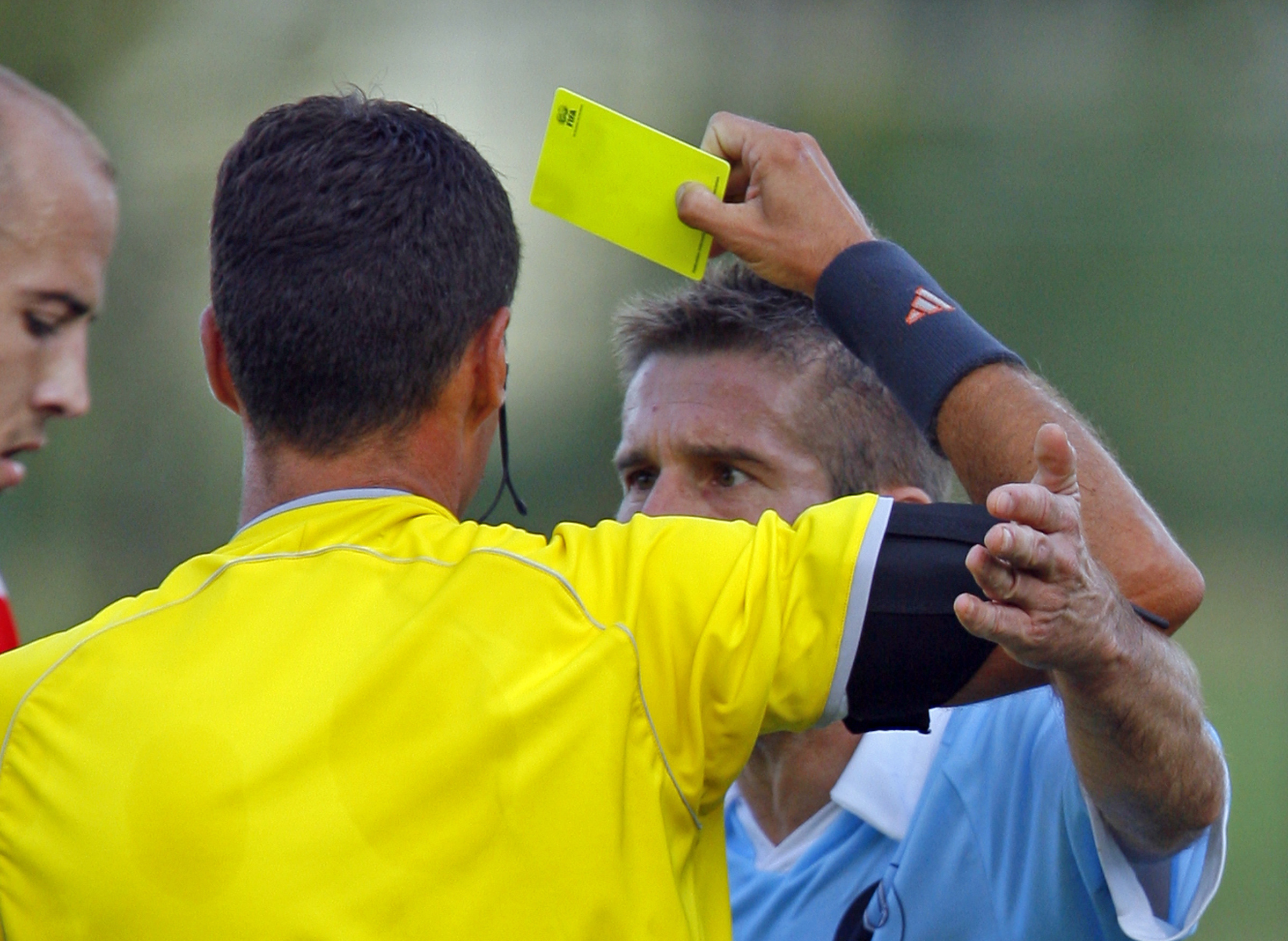 Sudija sudjenje zuti karton Sport, Fudbal Football Jelen Superliga Srbije, Rad - Borac Cacak  Belgrade, Serbia 16.8.2014. (credit image &amp; photo: Pedja Milosavljevic / STARSPORT)
© 2014 Pedja Milosavljevic / +318 64 1260 959 / thepedja@gmail.com