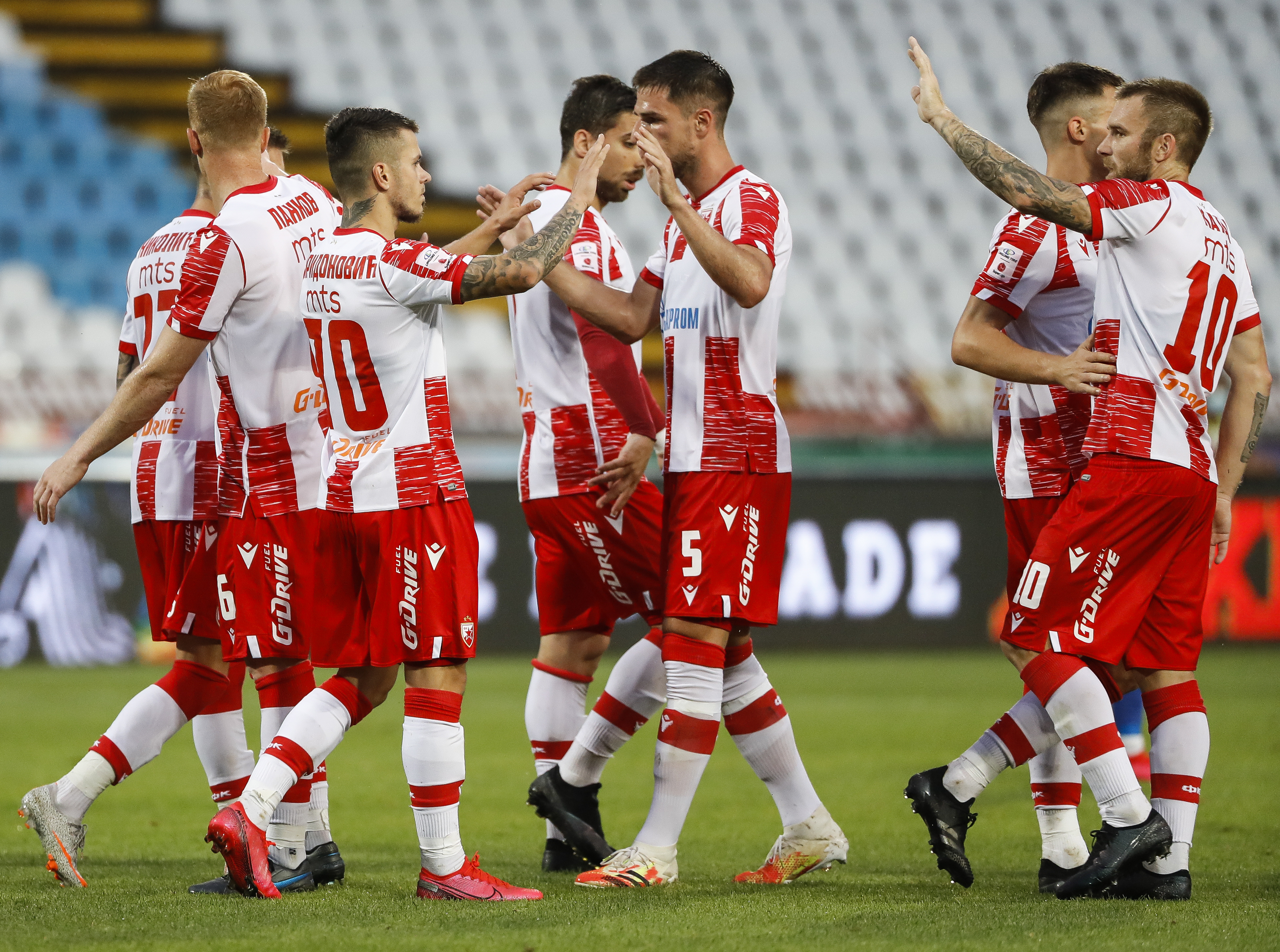 Fudbal-LingLong Super Liga season 2020-2021
FK Crvena Zvezda v Radnicki Nis
Srdjan Spiridonovic (L) celebrates after scoring a goal with Milos Degenek (C) and Aleksandar Katai (R)
Beograd, 05.08.2020.
foto: Srdjan Stevanovic/Starsportphoto ©