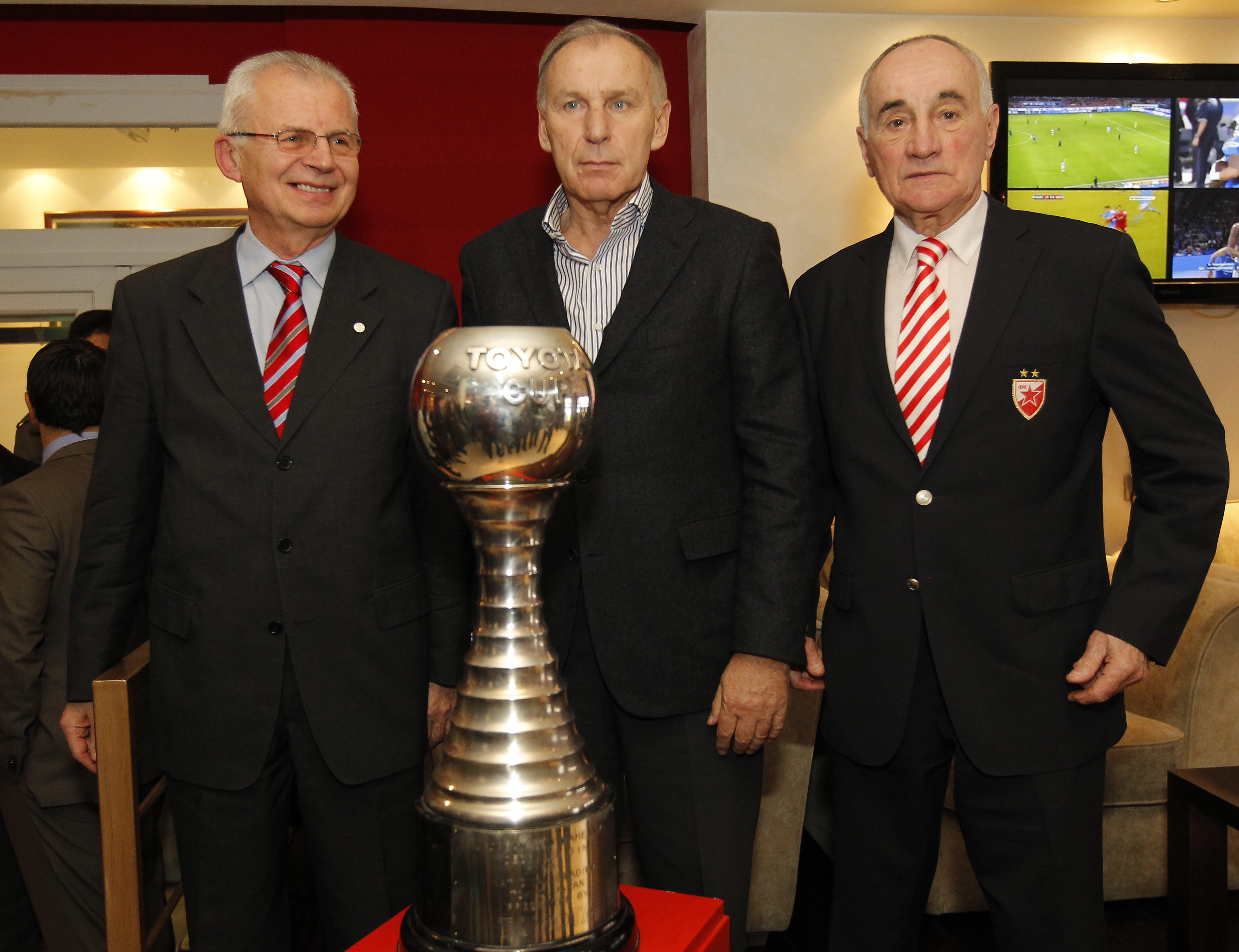 Fudbal 
Crvena Zvezda 
Tokio 1991-proslava titule svetskog prvaka
Svetozar Mijailovic Dragan Dzajic and Vladica Popovic
Beograd, 08.11.2014.
foto: Srdjan Stevanovic/Starsportphoto©