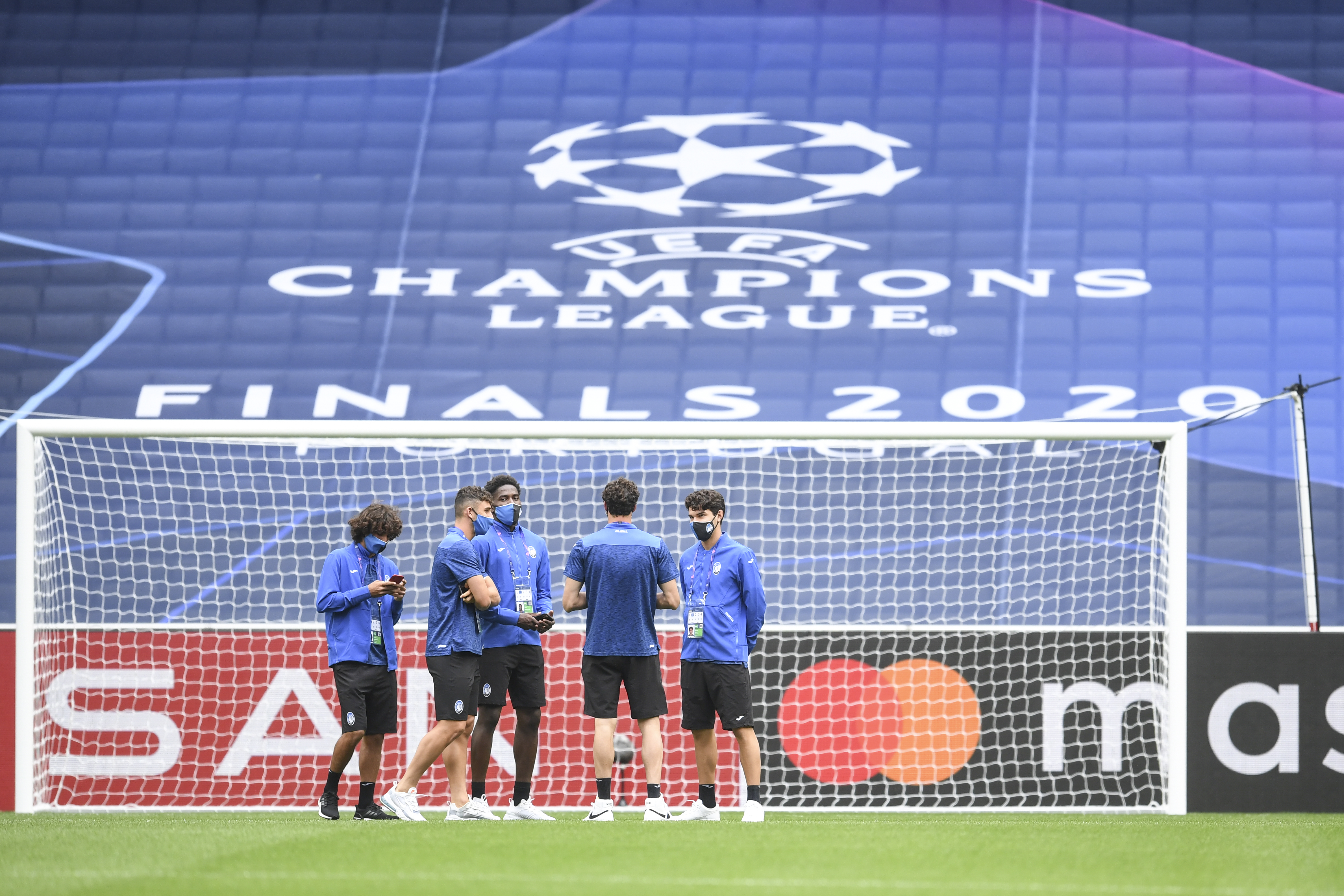 Atalanta walk around