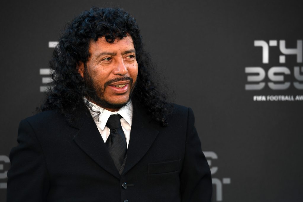 epa07043925 Former Colombian goalkeeper Rene Higuita arrives for the Best FIFA Football Awards 2018 in London, Great Britain, 24 September 2018. EPA-EFE/FACUNDO ARRIZABALAGA