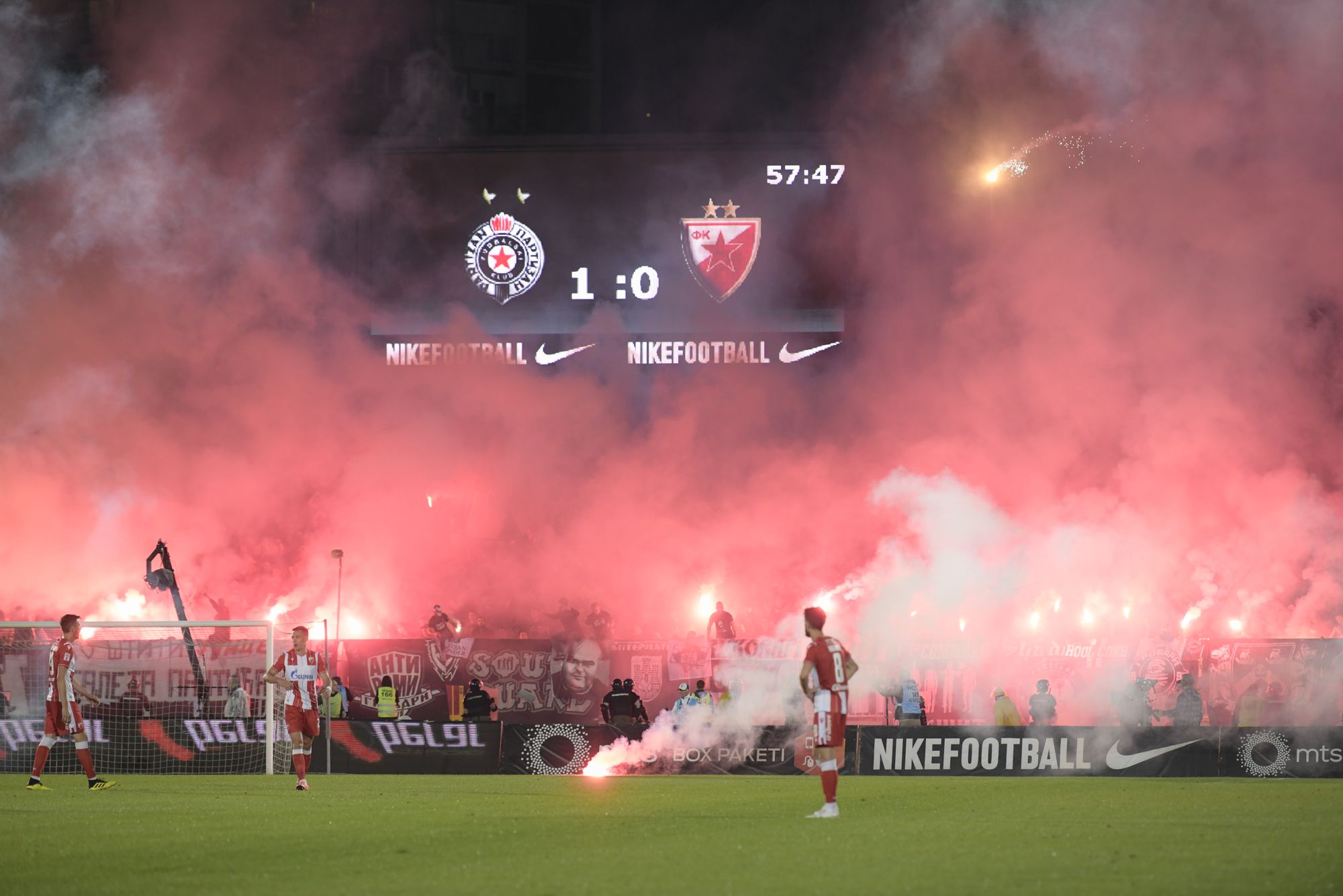 Beograd 10.06.2020. Baklje, baklja. Derbi, Crvena Zvezda, Partizan Foto: Goran Srdanov/Nova.rs