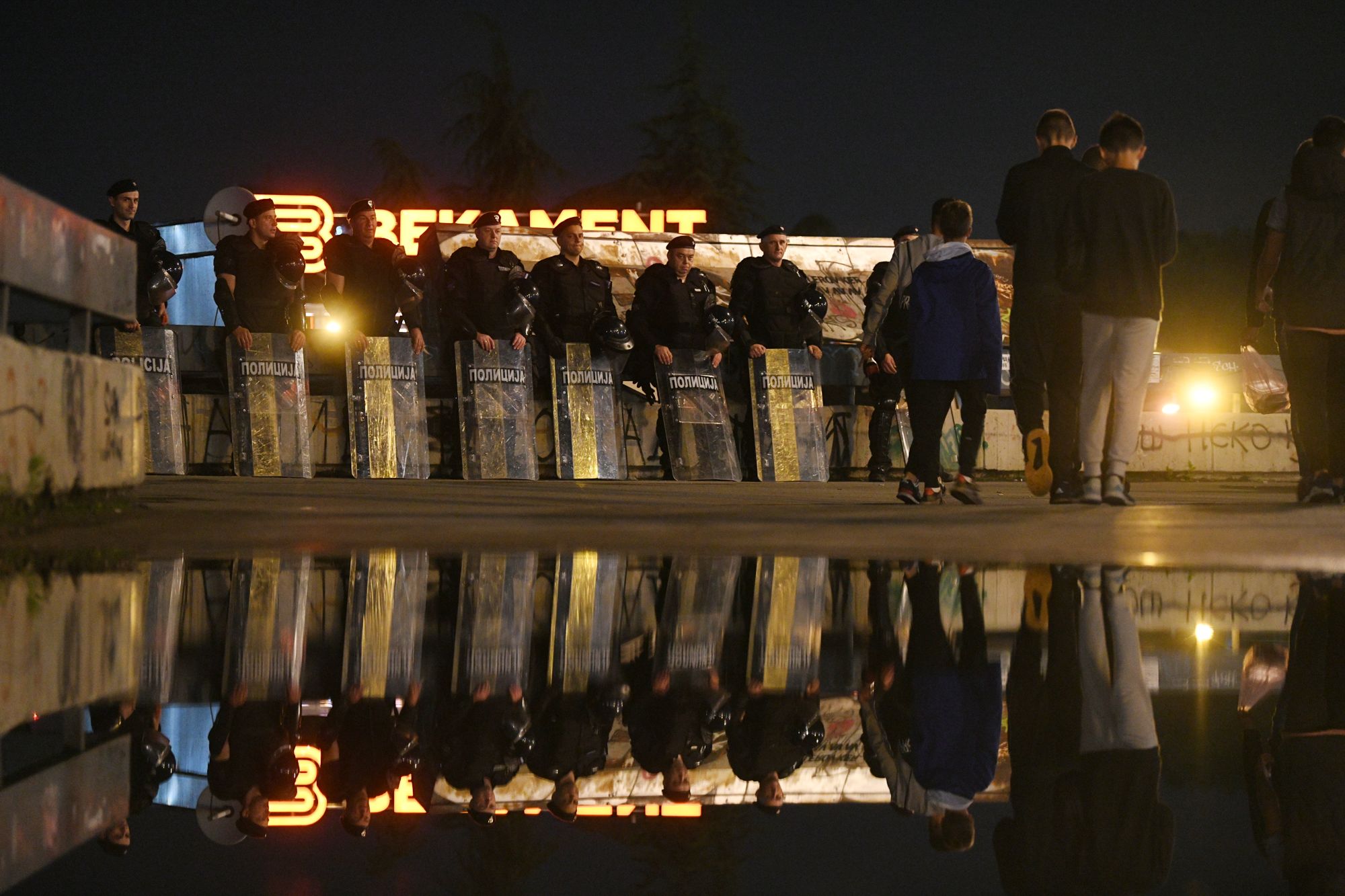 Beograd 10.06.2020. Kraj utakmice, posle utakmice, navijači idu kući. Derbi, Crvena Zvezda, Partizan, oko stadiona, stadion, policija, žandarmerija Foto: Filip Krainčanić/Nova.rs