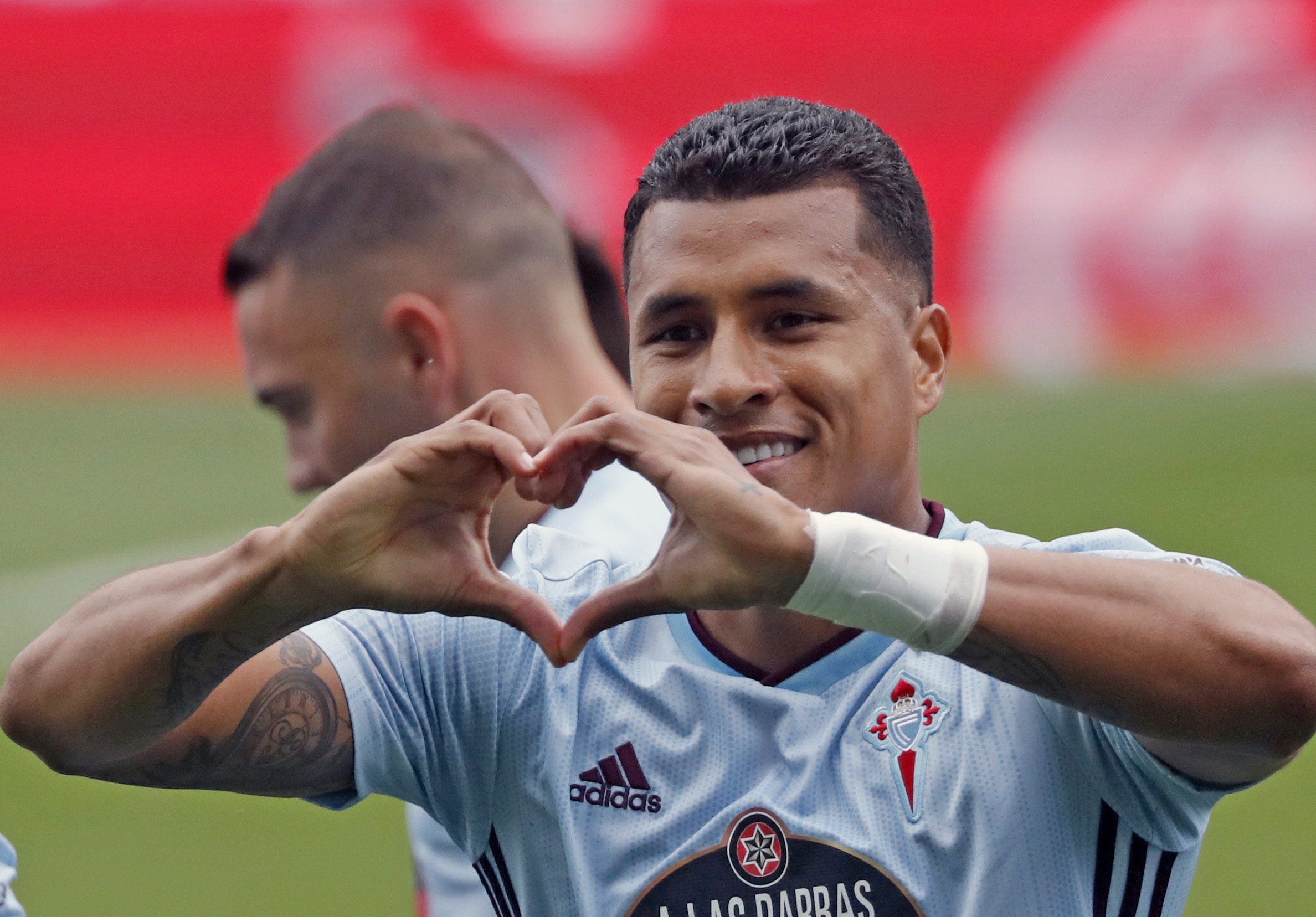 epa08500219 Celta Vigo's Colombian defender Jeison Murillo jubilates his goal against Deportivo Alaves  during their LaLiga soccer match played at Balaidos stadium in Vigo, Galicia, Spain, 21 June 2020.  EPA-EFE/Lavandeira jr