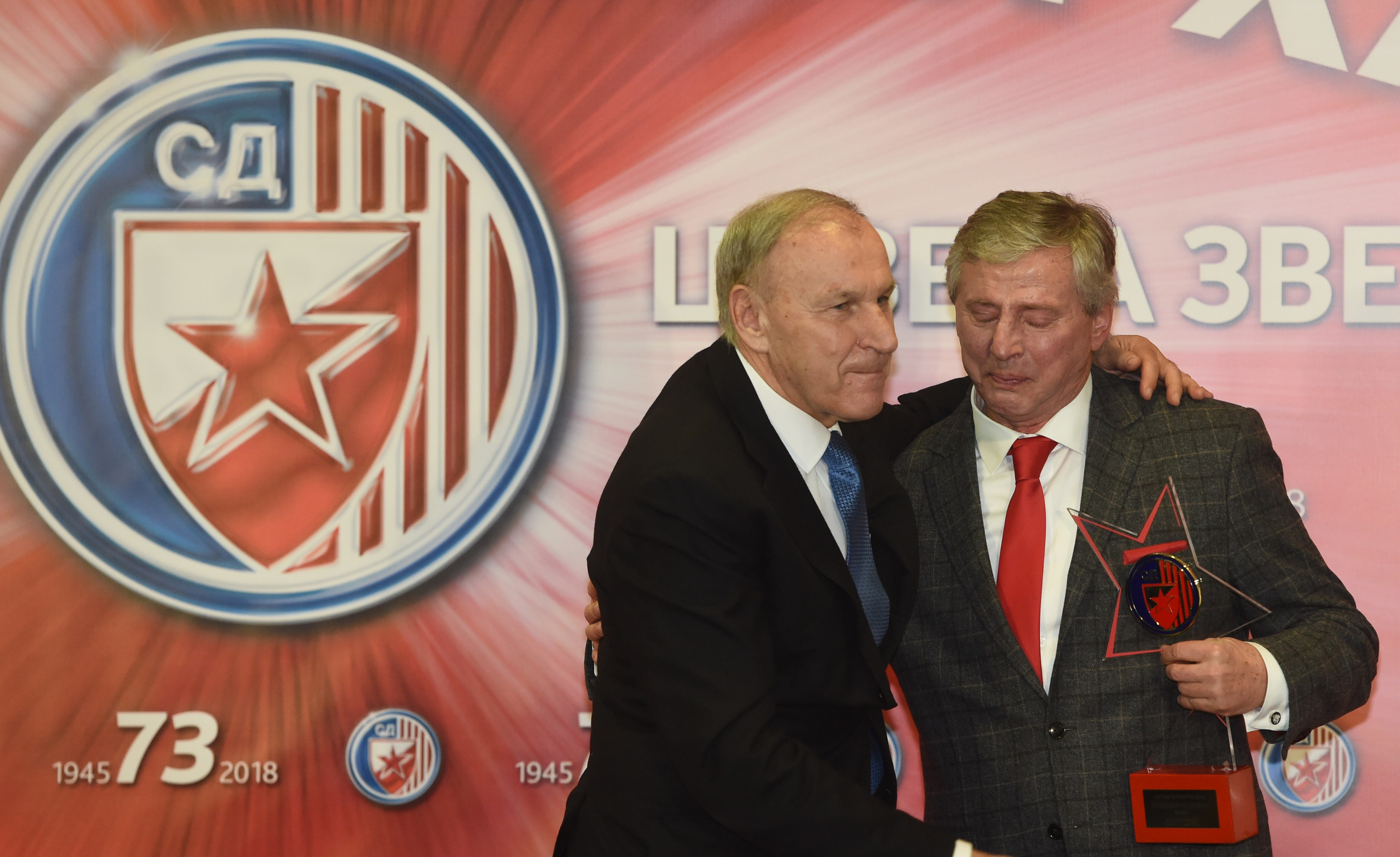 Sportsko Drustvo Crvena Zvezda-Godisnje Nagrade
Vladimir Petrovic Pizon (R) prima nagradu za zivotno delo od Dragan Dzajic
Beograd, 02.03.2018.
foto: Srdjan Stevanovic/Starsportphoto ©