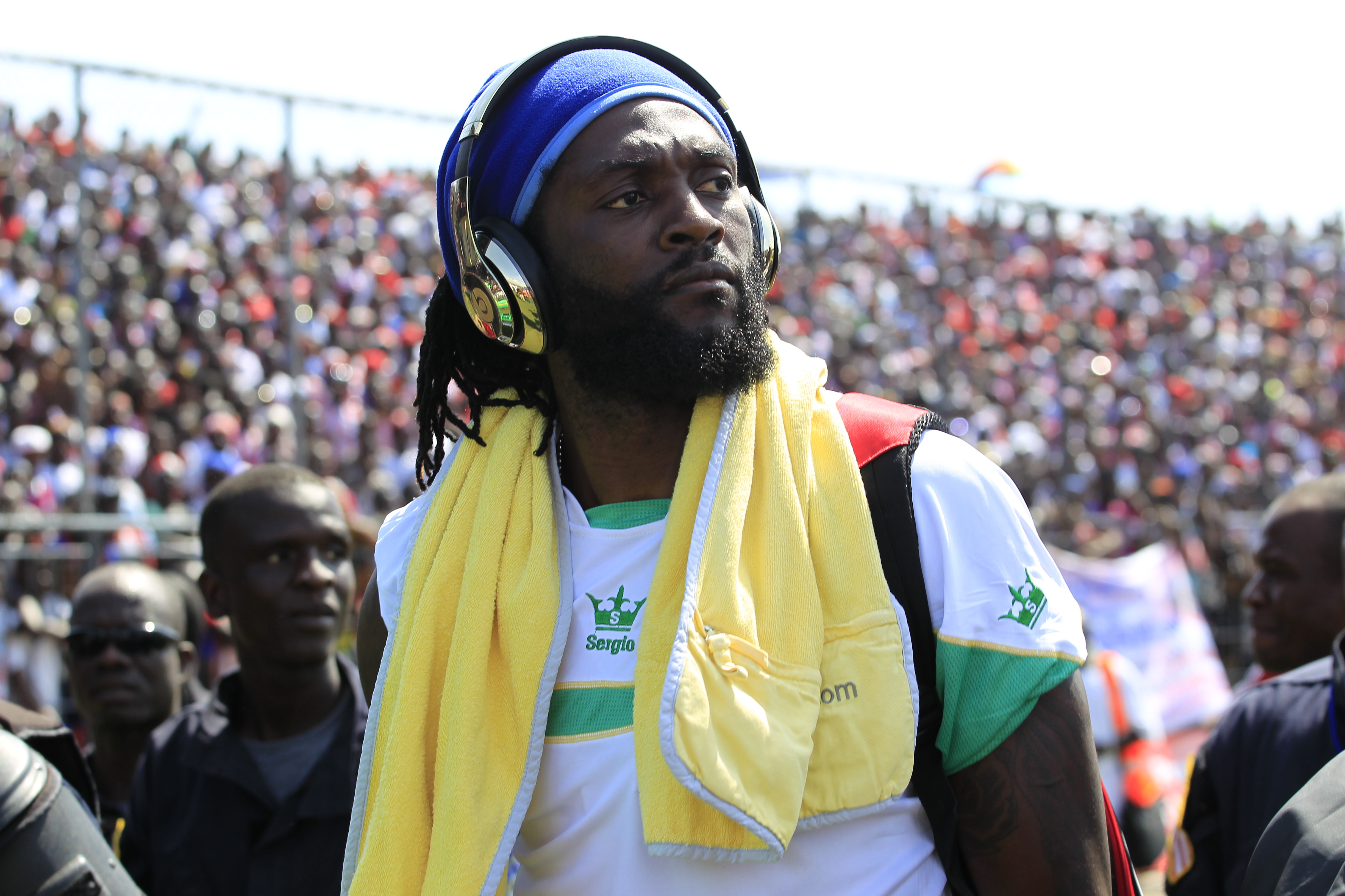 epa05347881 Togo International Striker Emmanuel Adebayor arrives before the Liberia vs Togo  2017 Africa Cup of Nations qualification match at the Antoinette Tubman Stadium, Monrovia, Liberia 05 June 2016.  EPA/AHMED JALLANZO