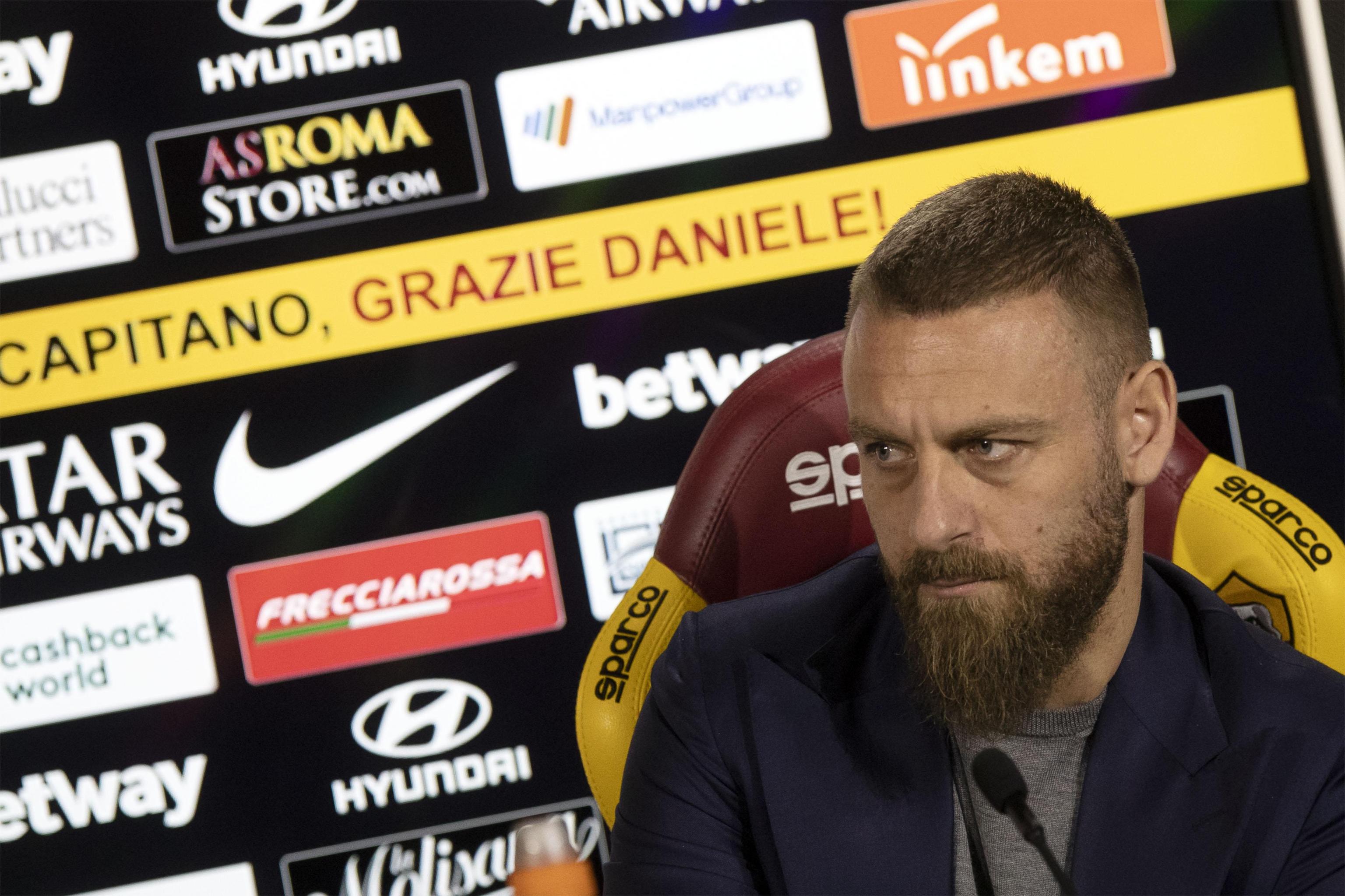 epa07569684 AS Roma captain Daniele De Rossi holds a press conference at Trigoria Sports Center, Rome, Italy, 14 May 2019. De Rossi announced that he will not renewal his contract with the club after 18 years.  EPA-EFE/MASSIMO PERCOSSI