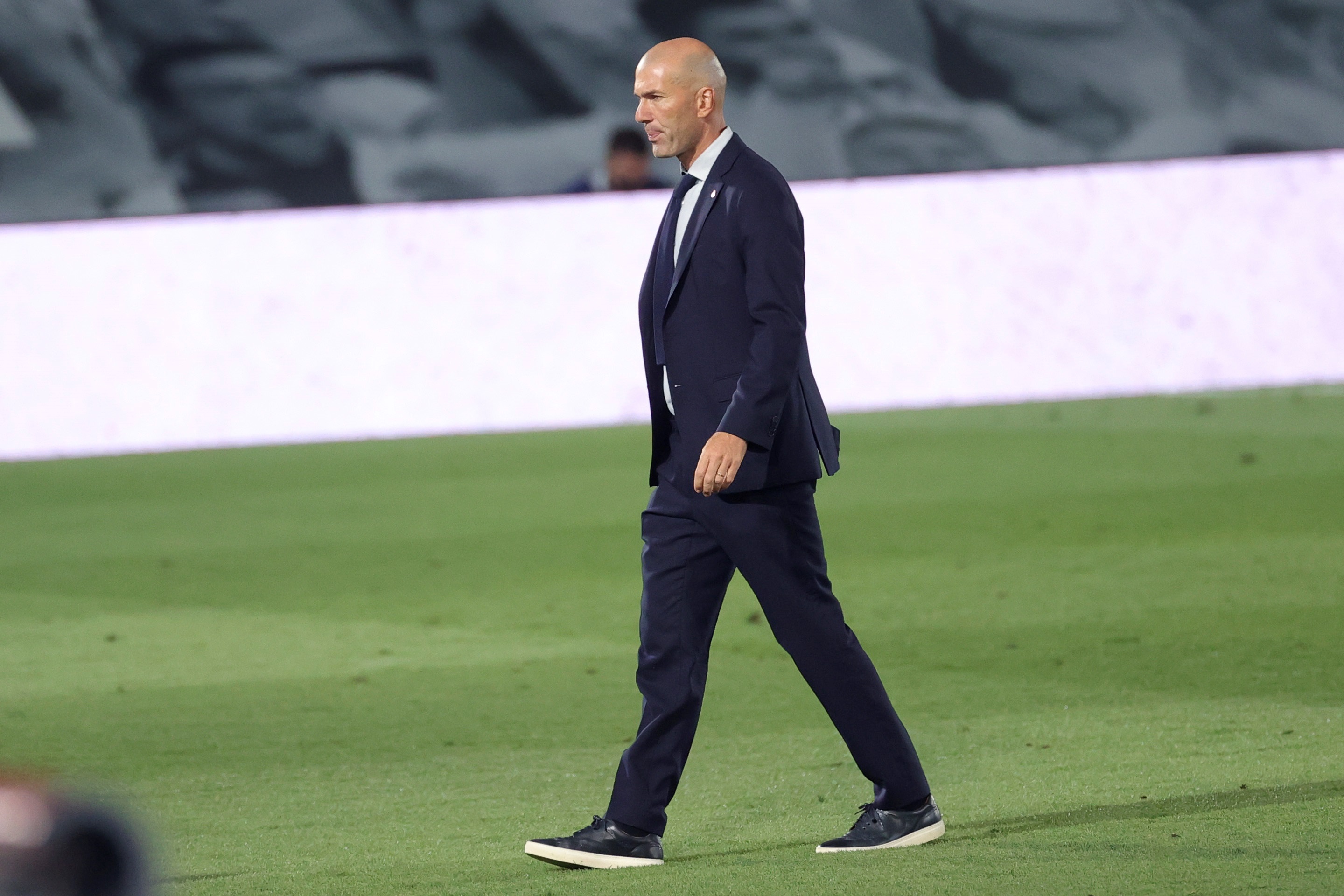 epa08523896 Real Madrid's head coach Zinedine Zidane reacts during a Spanish LaLiga soccer match between Real Madrid and Getafe CF at Alfredo Di Stefano stadium in Madrid, Spain, 02 July 2020.  EPA-EFE/JuanJo Martín