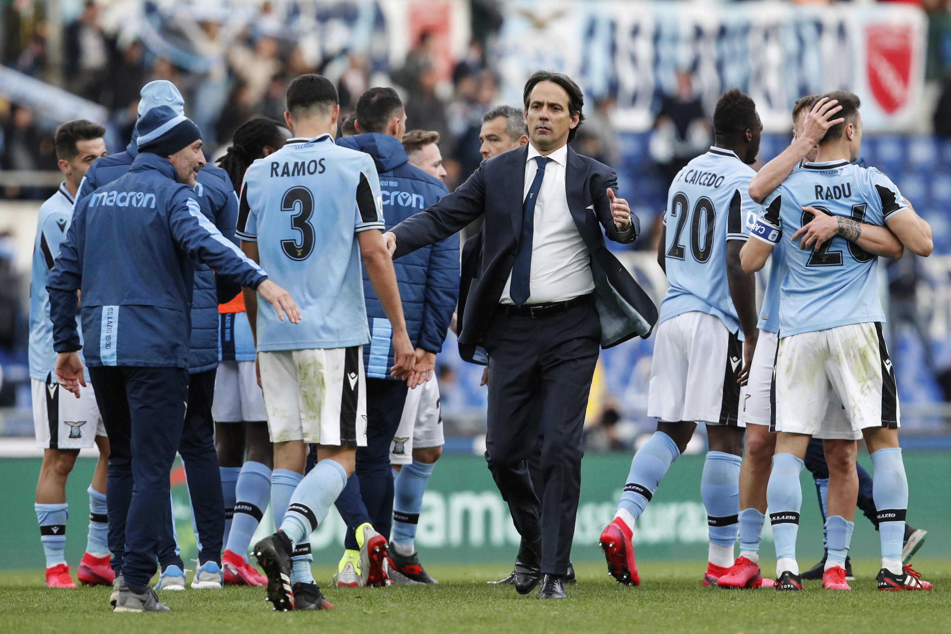 epa08259627 Lazio?s head coach Simone Inzaghi  celebrates after winning the Italian Serie A soccer match between SS Lazio vs Bologna FC at the Olimpico stadium in Rome, Italy, 29 February 2020.  EPA-EFE/GIUSEPPE LAMI