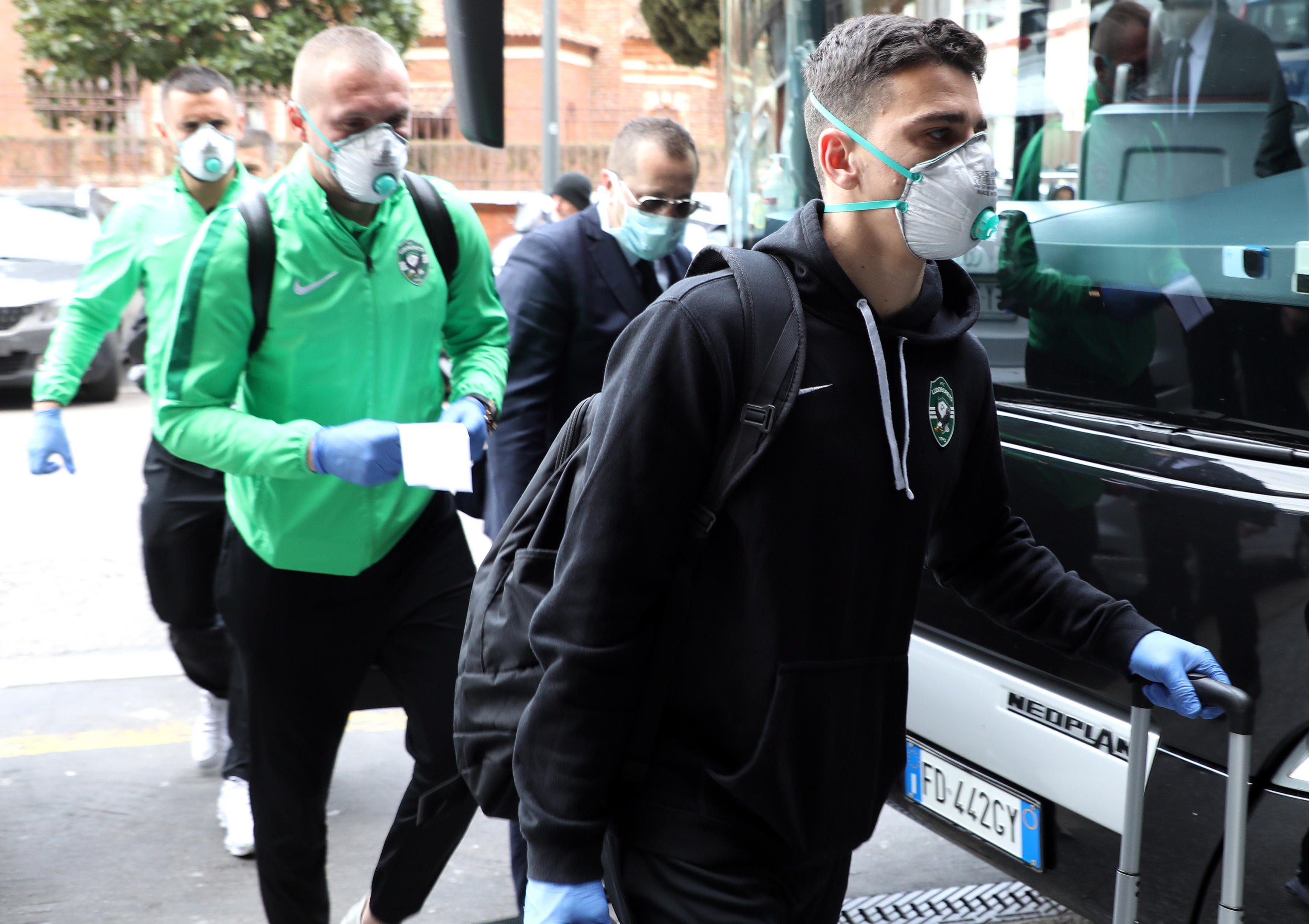 Ludogorets players arrive in Milan amid coronavirus scare