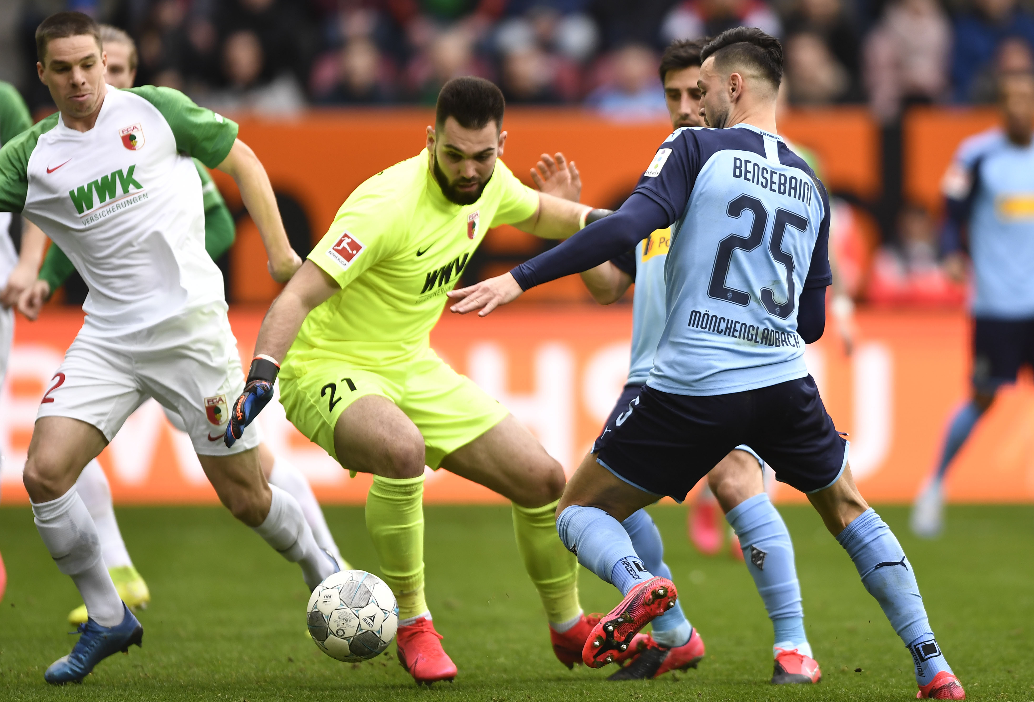 FC Augsburg vs Borussia Moenchengladbach