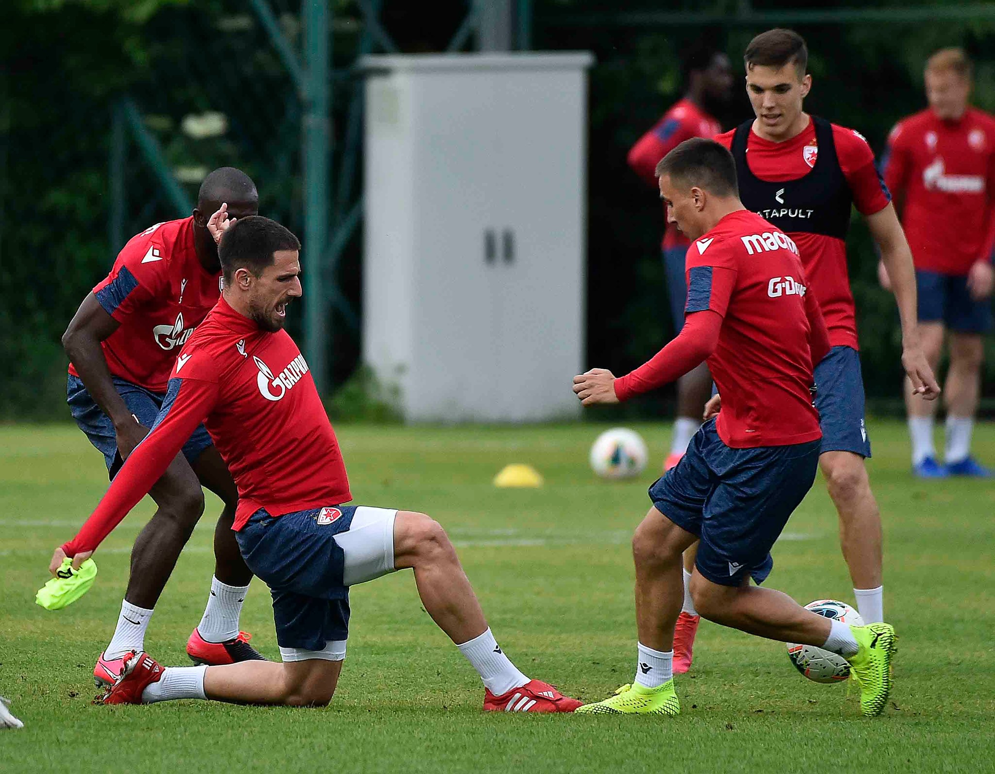 Milos Degenek