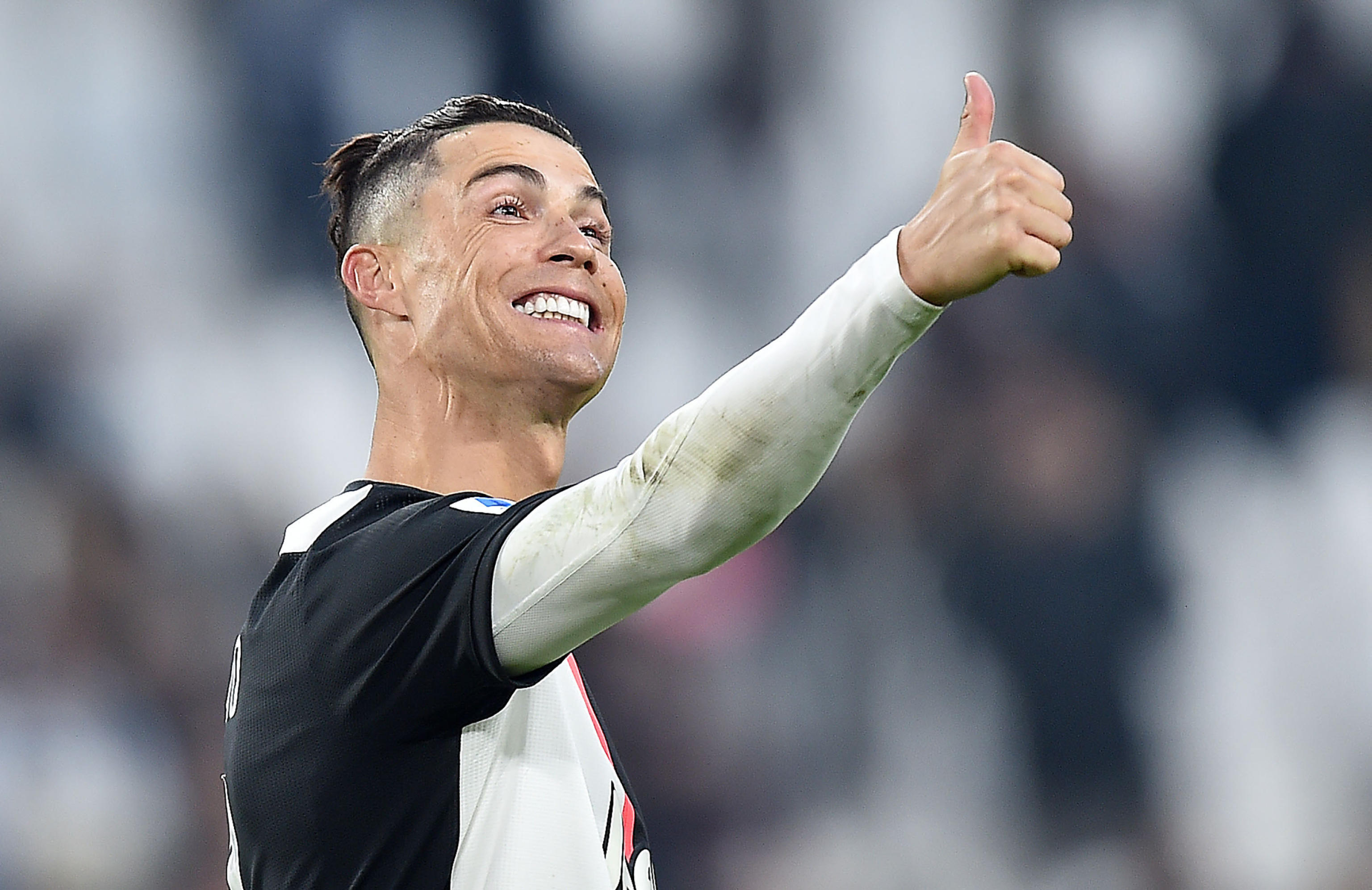 epaselect epa08108484 Juventus' Cristiano Ronaldo reacts during the Italian Serie A soccer match Juventus FC vs Cagliari Calcio at the Allianz stadium in Turin, Italy, 06 January 2020.  EPA-EFE/ALESSANDRO DI MARCO