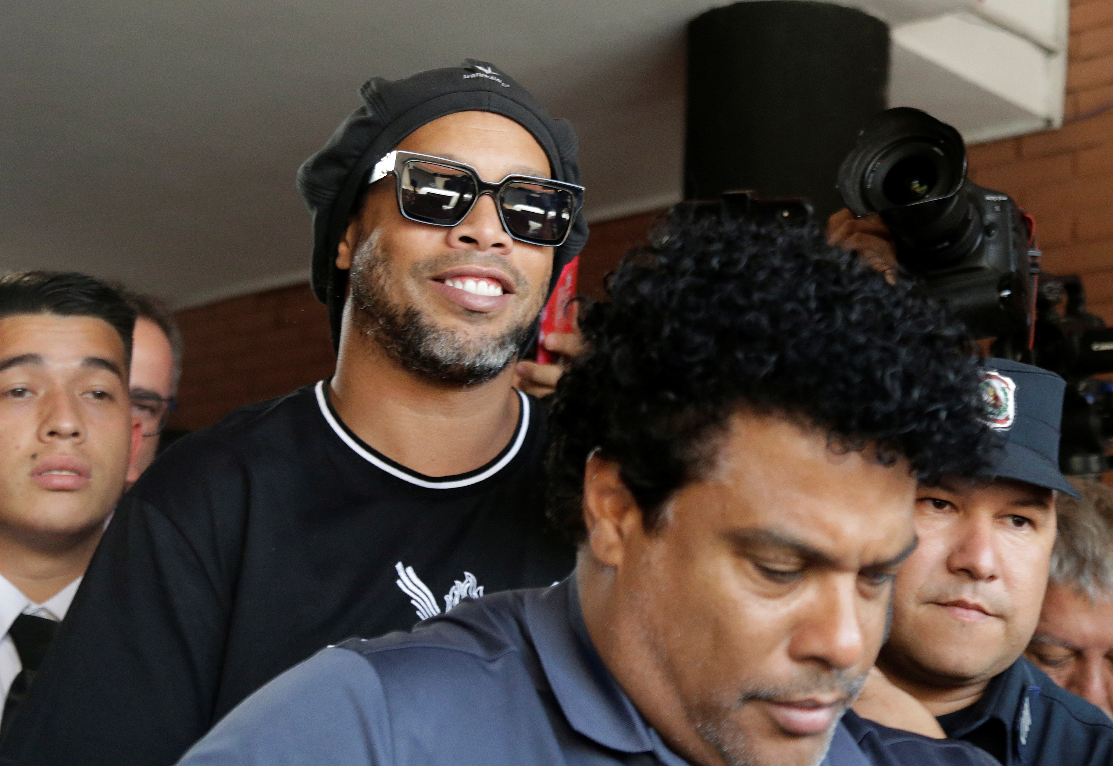 Paraguay police question Ronaldinho over alleged 'adulterated' passport