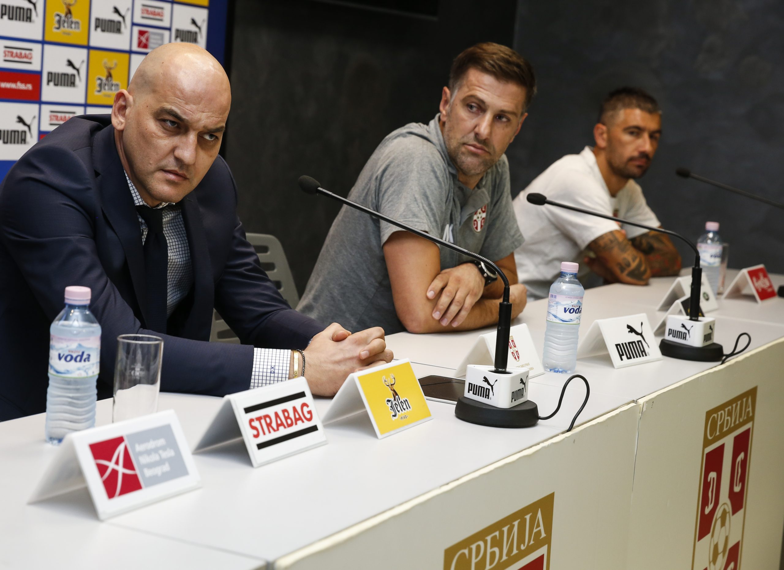 Fudbal Soccer
Okupljanje reprezentacije pred mec sa Litvanija Lithuania Liga Nacija
Darko Kovacevic Head coach Mladen Krstajic (C) and Aleksandar Kolarov
Stara Pazova, 03.09.2018.
foto: Srdjan Stevanovic/Starsportphoto ©