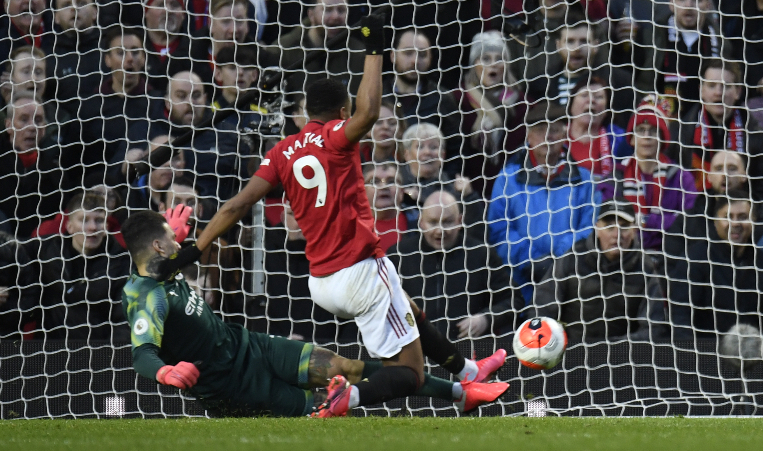 Foto: EPA-EFE/PETER POWELL