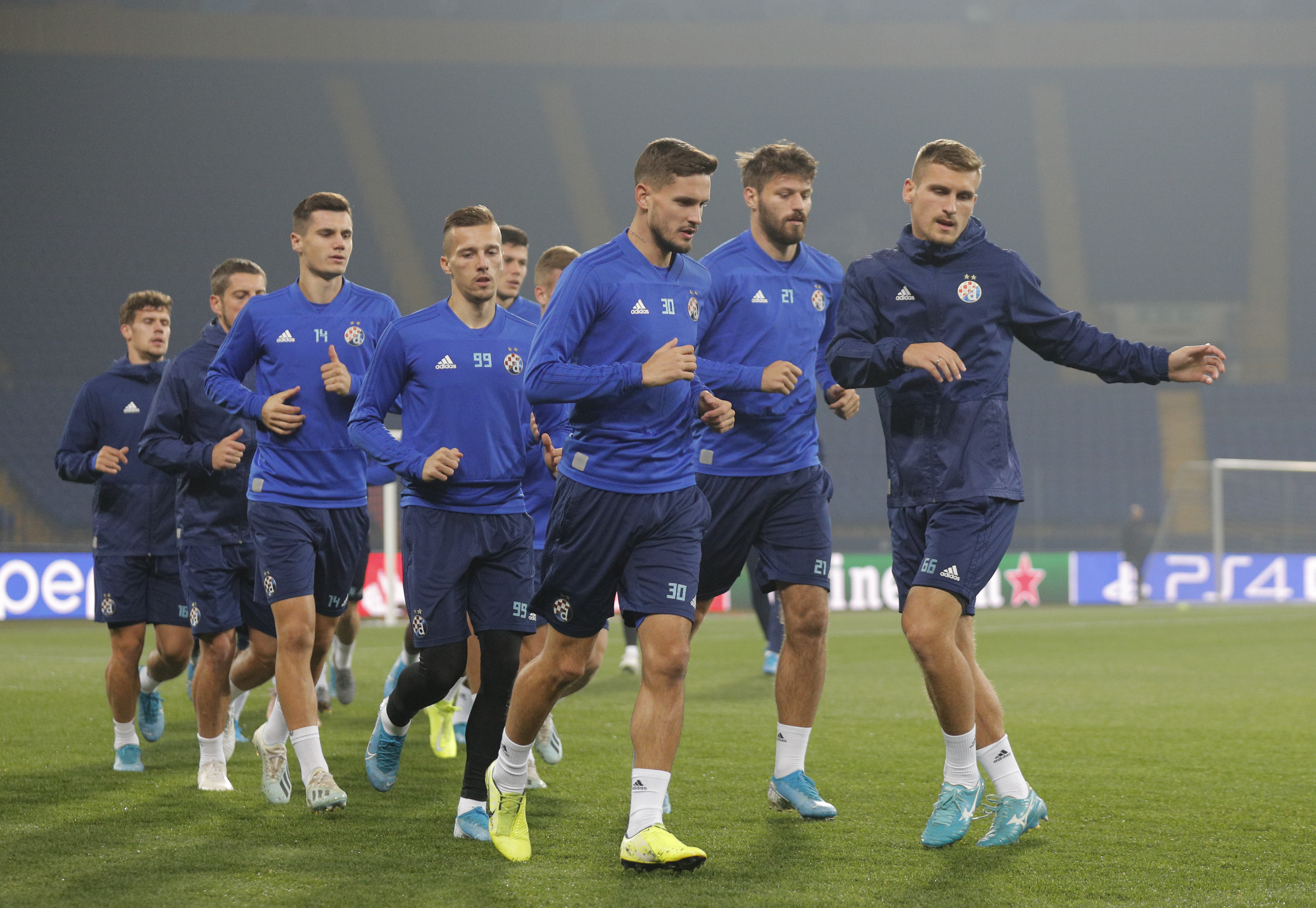 epa07939038 Dinamo Zagreb players attend a training session in Kharkiv, Ukraine, 21 October 2019. Dinamo Zagreb will face Shakhtar Donetsk in the UEFA Champions League group C soccer match in Kharkiv, Ukraine on 22 October 2019.  EPA-EFE/SERGEY DOLZHENKO