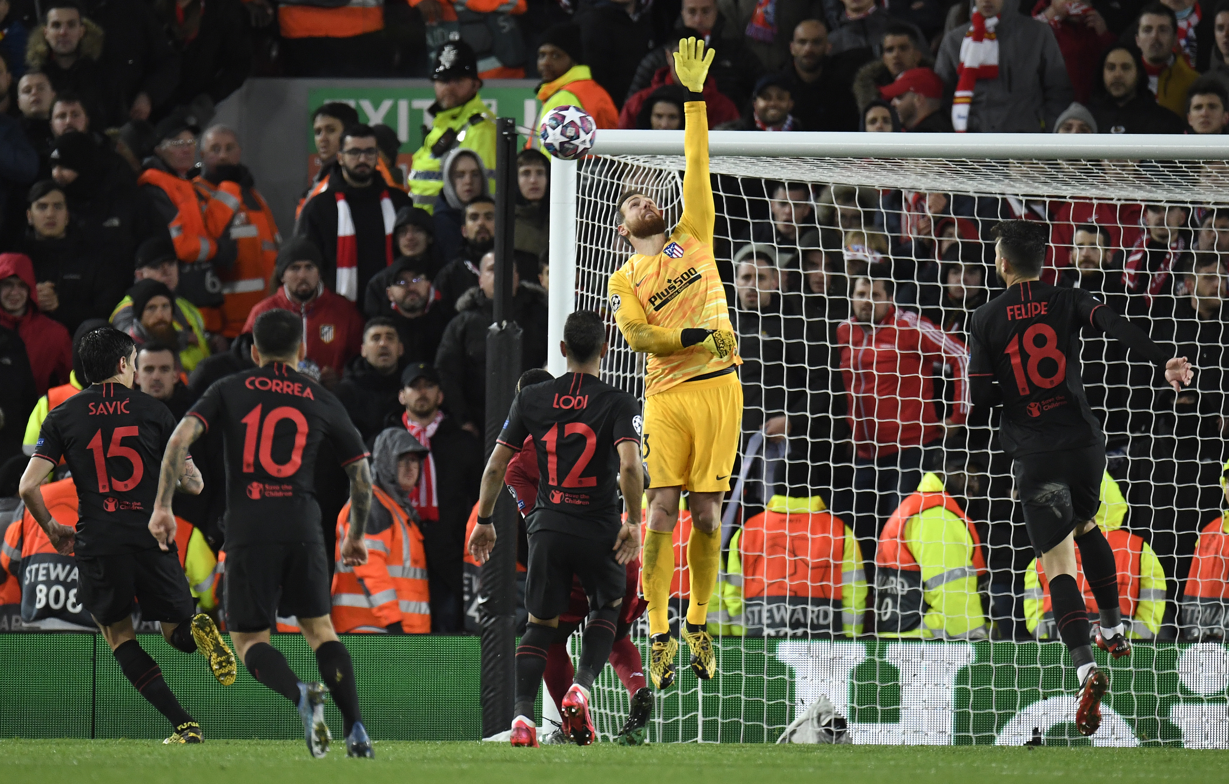 epa08289027 Goalkeeper Jan Oblak (top) of Atletico in action during the UEFA Champions League Round of 16, second leg match between Liverpool FC and Atletico Madrid in Liverpool, Britain, 11 March 2020.  EPA-EFE/PETER POWELL