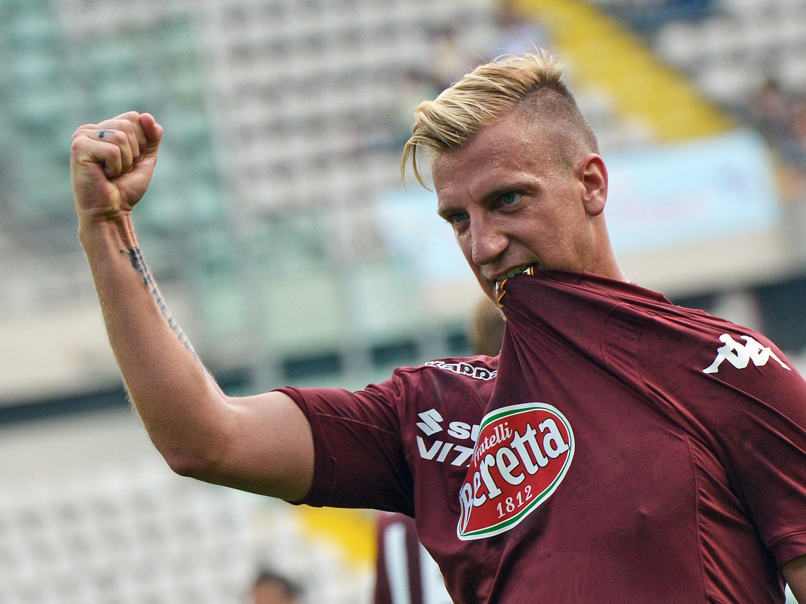epa04753220 Torino's forward Maxi Lopez celebrates after scoring during the Italian Serie A soccer match between Torino FC and AC Chievo Verona at Olimpico Stadium in Turin, Italy, 17 May 2015.  EPA/ANDREA DI MARCO